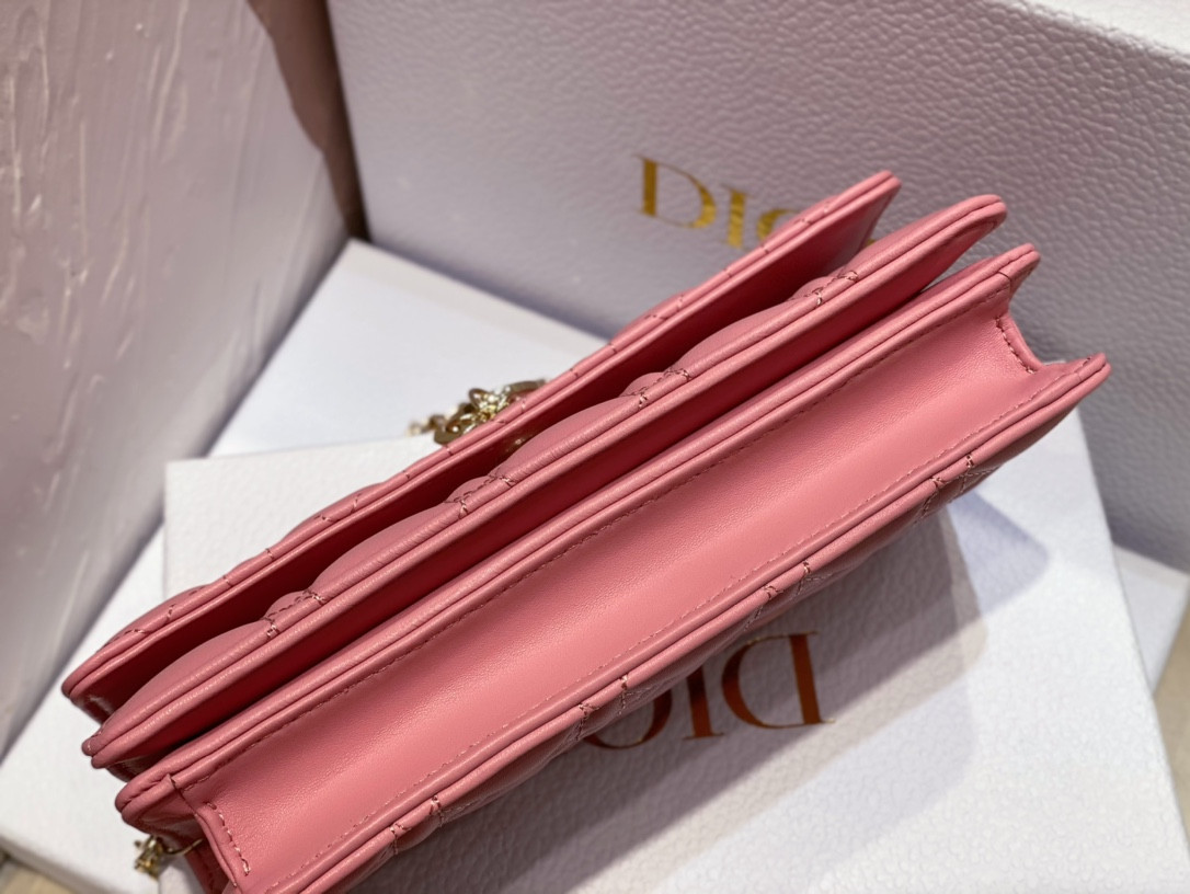 miss D*or mini bag melocoton pink pearlescent cannage lambskin s0980onjl_m92p 21 x 11.5 x 4.5 cm