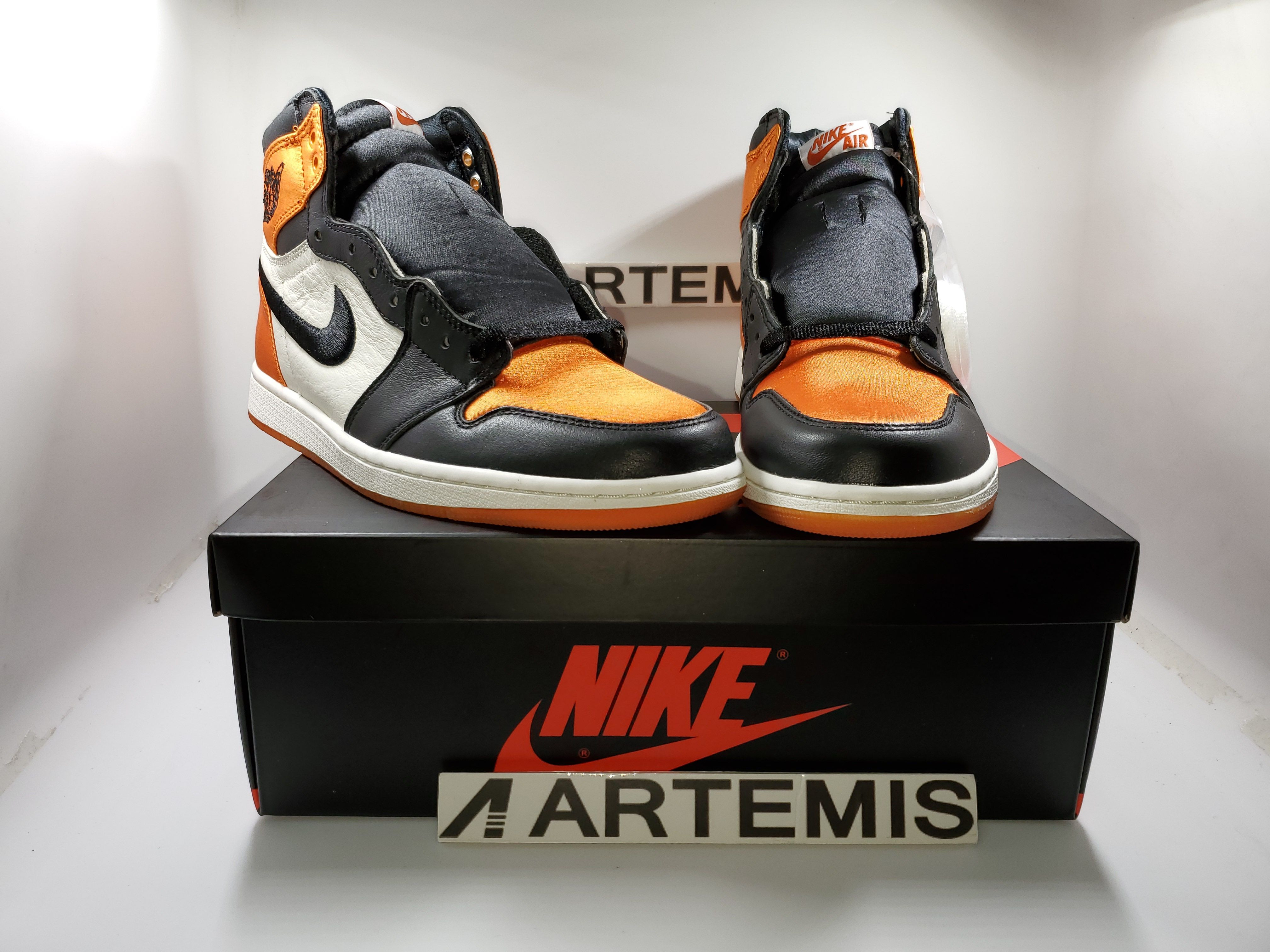 Air Jordan 1 Retro High Satin Shattered Backboard