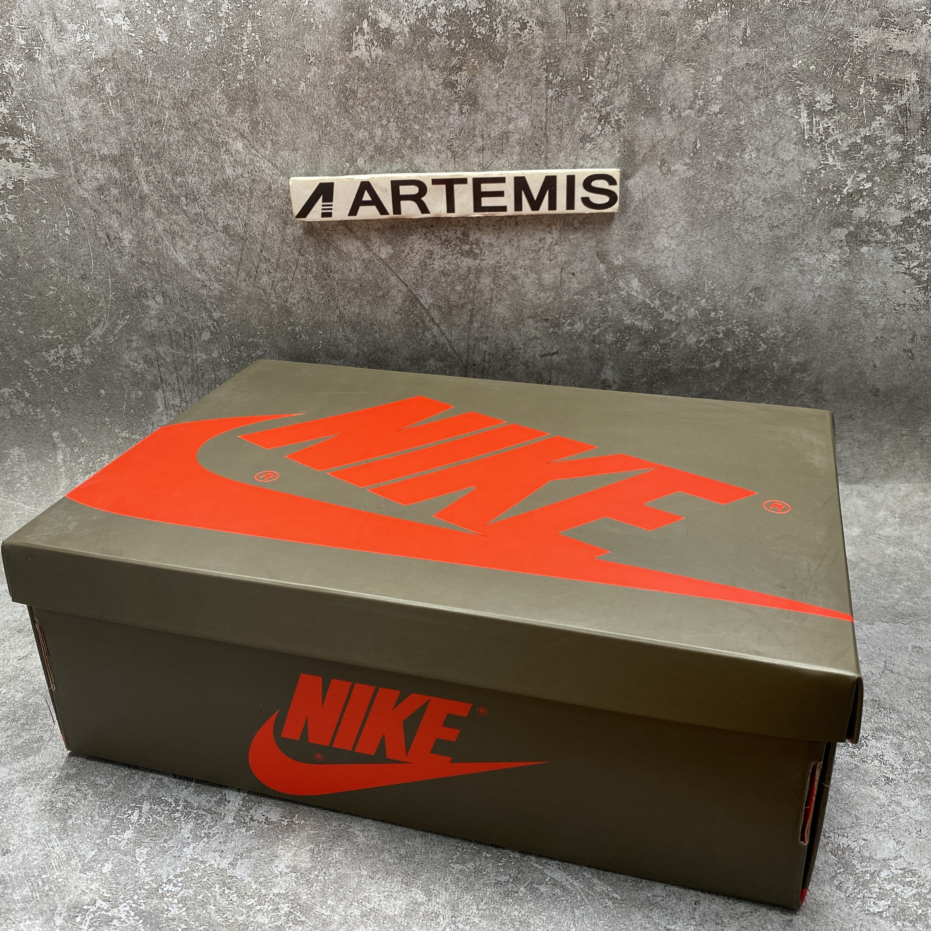 Off-White x Nike Air Jordan 1 Low