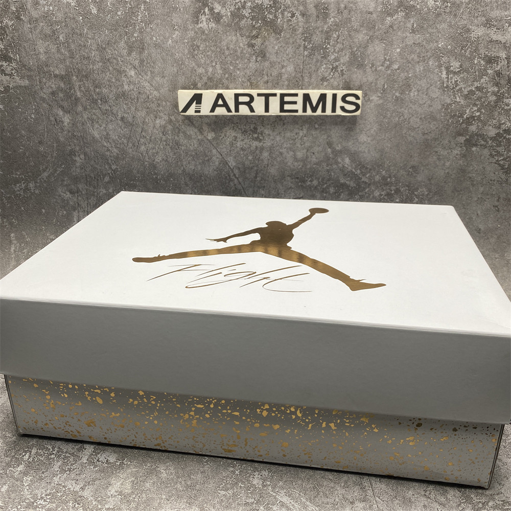 WMNS AIR JORDAN 4 RETRO 