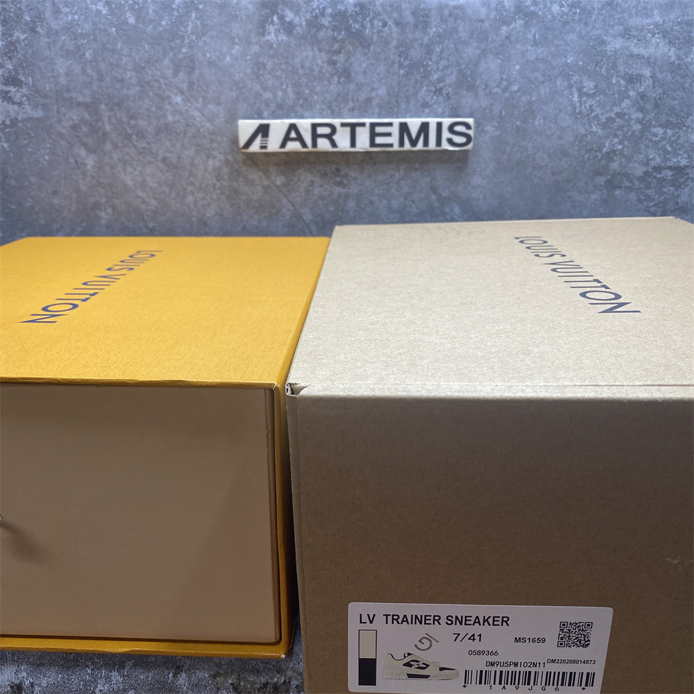 UA LV Trainer Sneaker