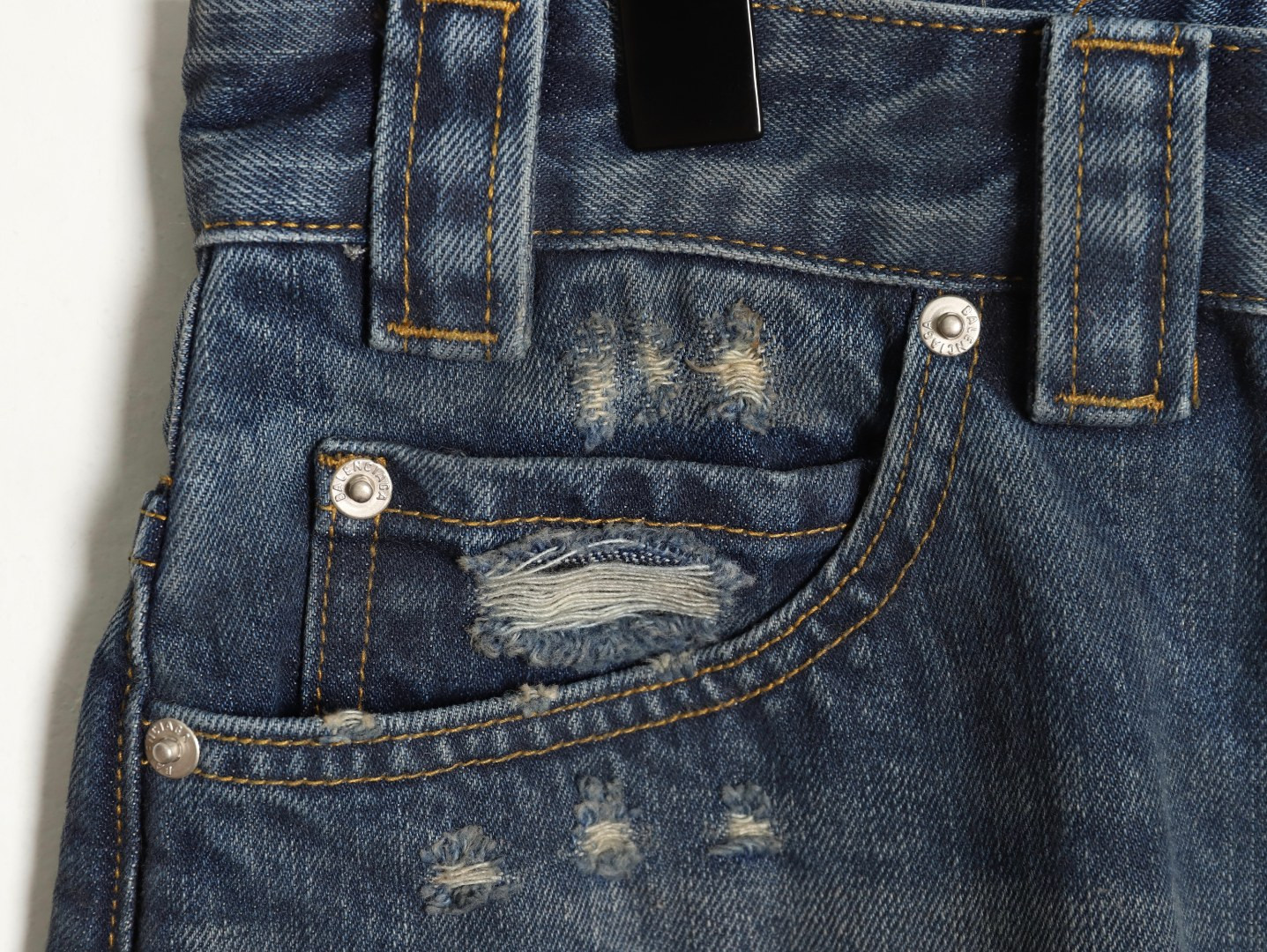 Ba*len*cia*ga shorts