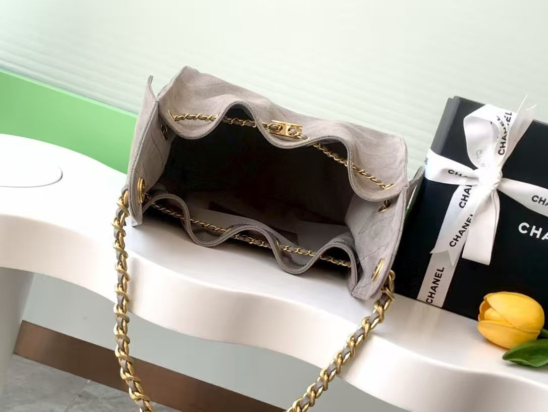 Ch*el 25c bucket bag 26x30x14cm