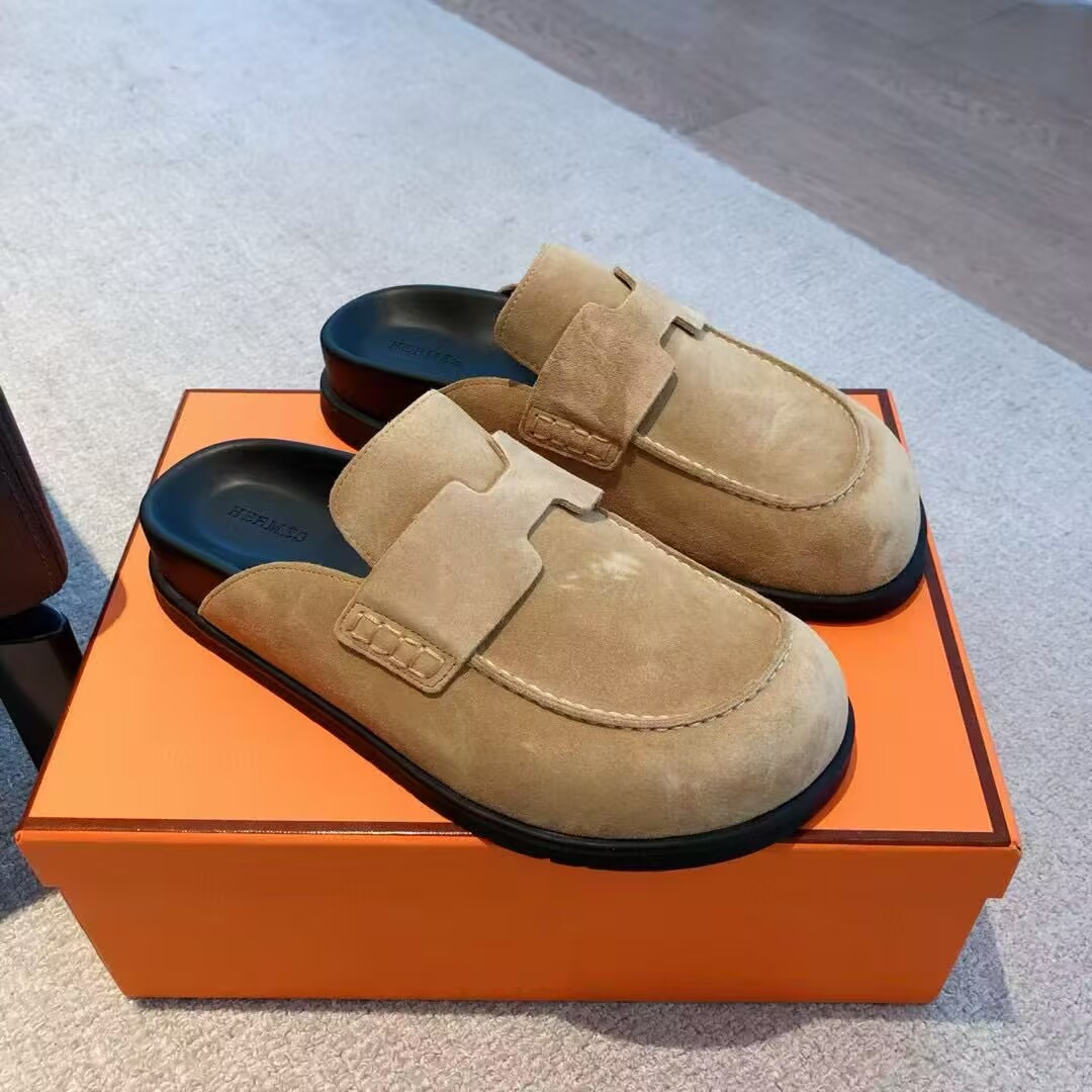 UA Hermès slippers