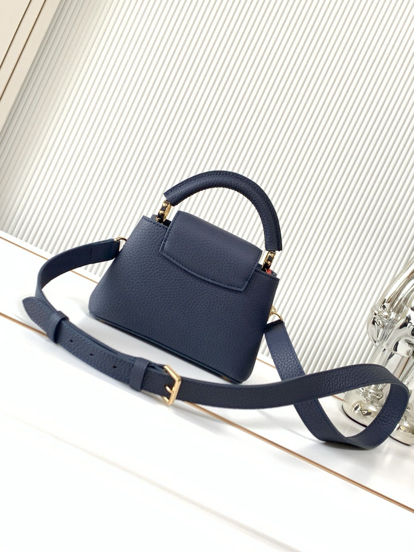 LV Capucines Mini M14971 21x14x8cm