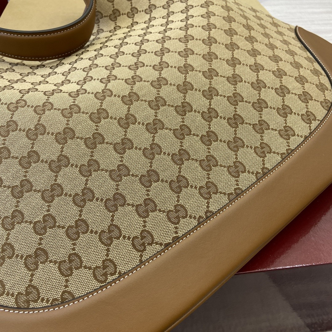 G*u*i body 49 x 46 x 4cm