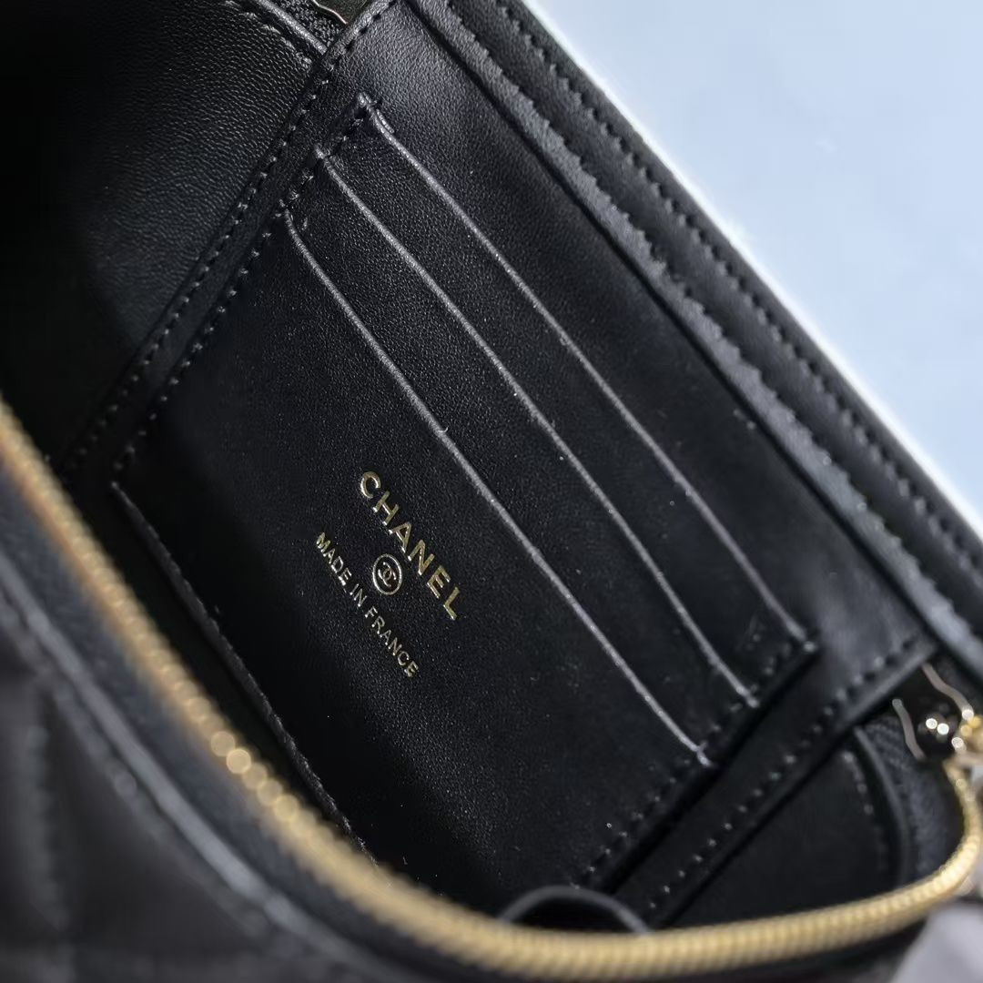 Ch*el clutch with chain 10x16x8cm