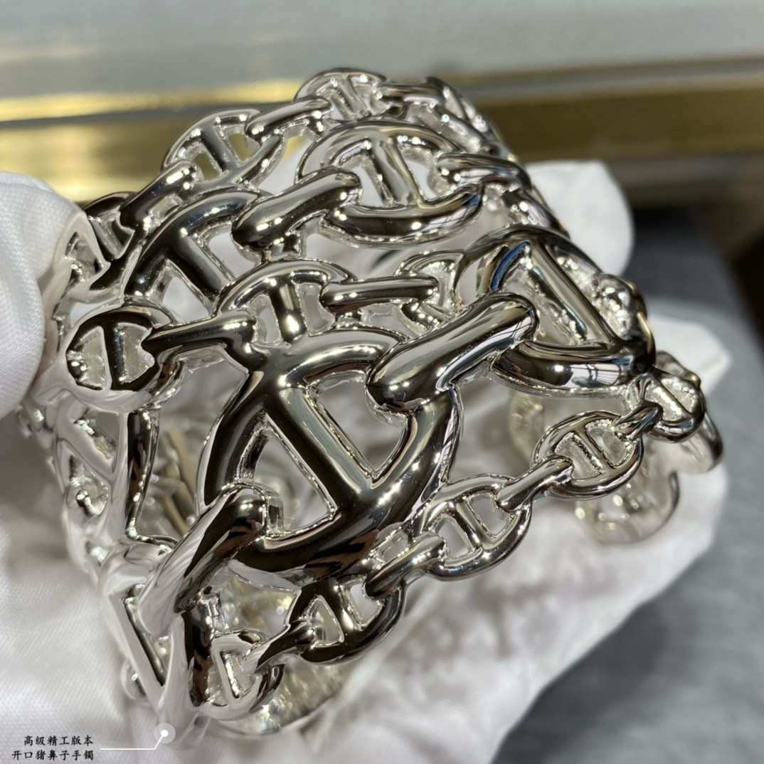 H**mes open pig nose bracelet