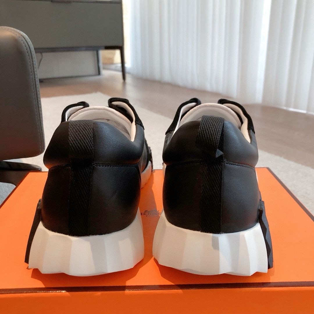 UA Hermès Bouncing Sneaker