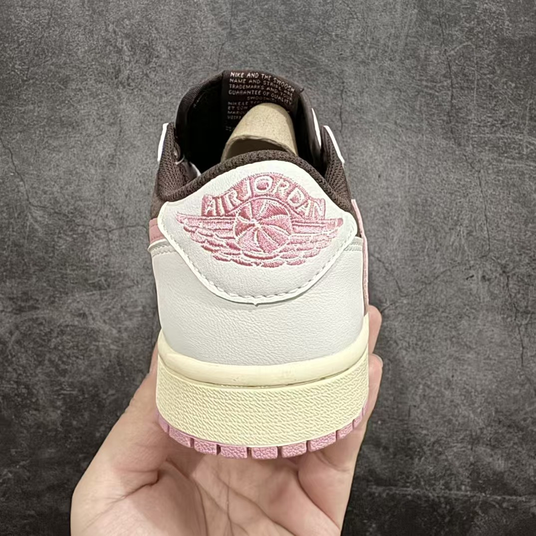 UA NIKE TRAVIS SCOTT X AIR JORDAN 1 LOW