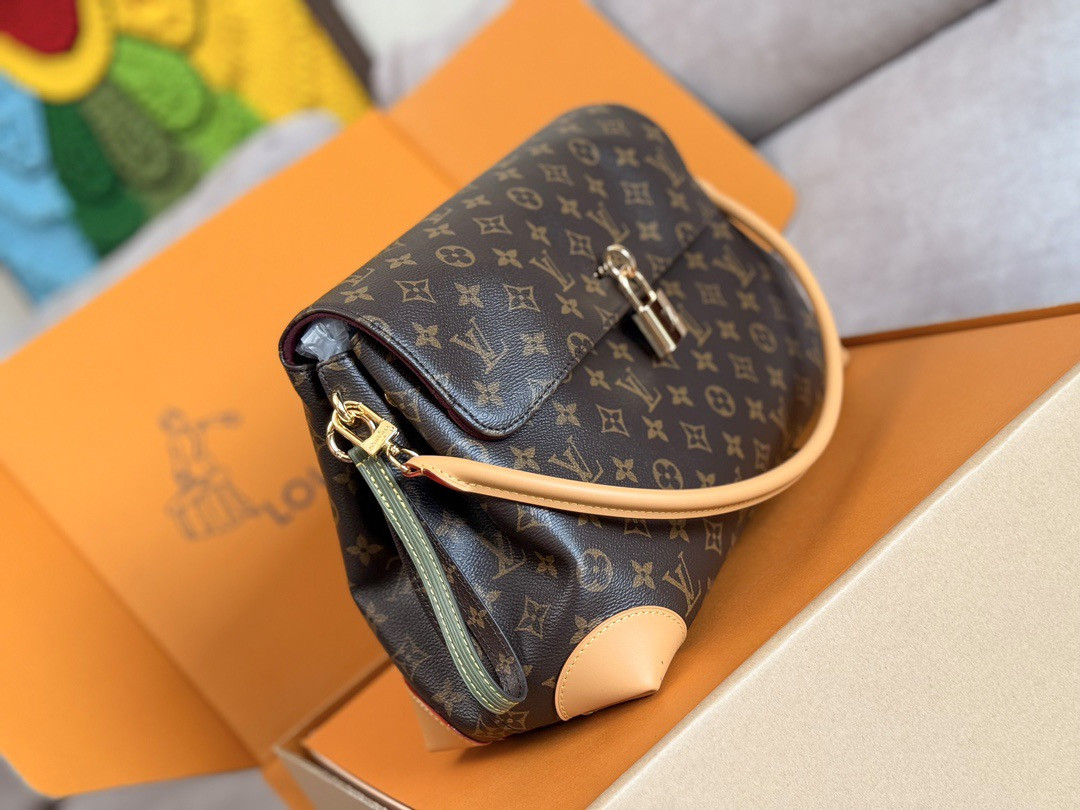 LV HIDE AWAY Medium Gloves M14473 26 x 18 x 36 cm