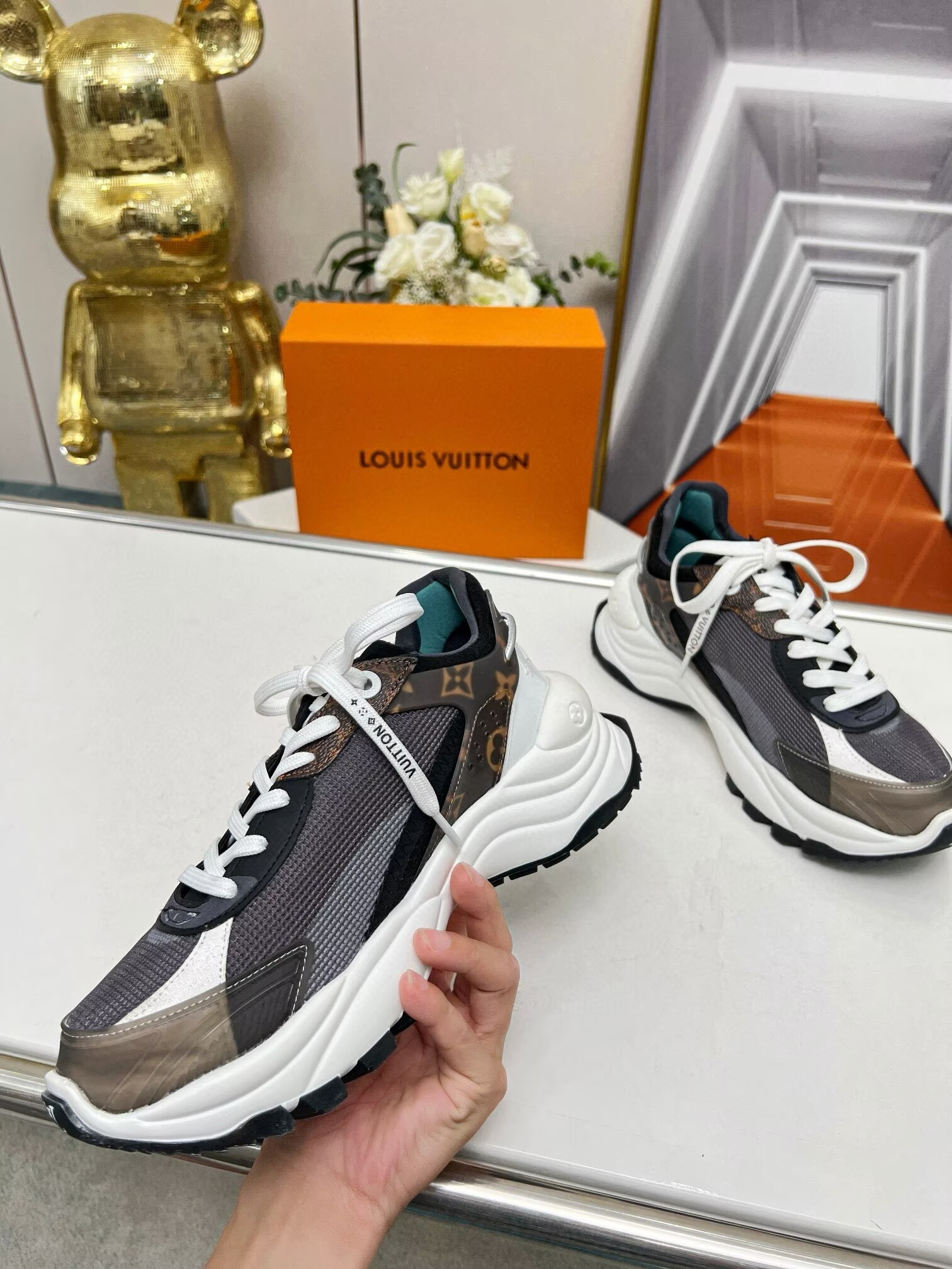 UA LV  Run 55 Sneaker