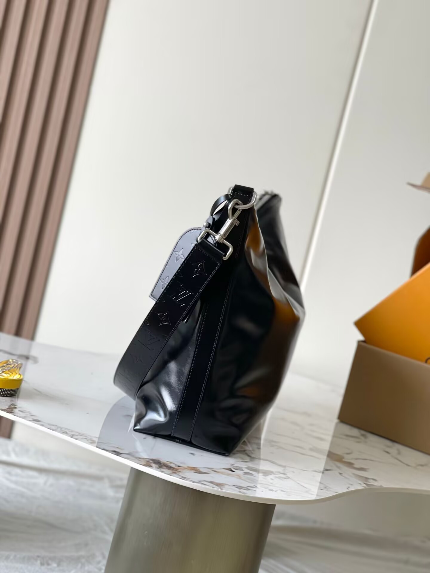 LV Vagabond Hobo M13986 38x35x12cm