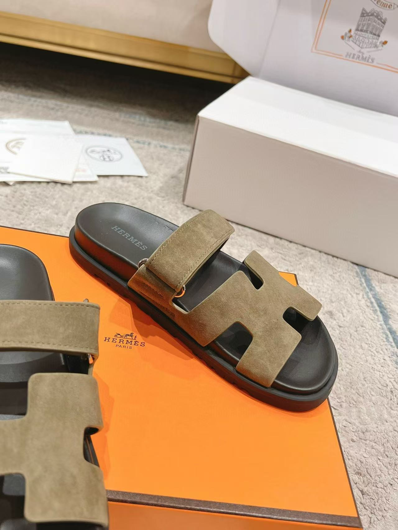 UA Hermès Chypre sandal
