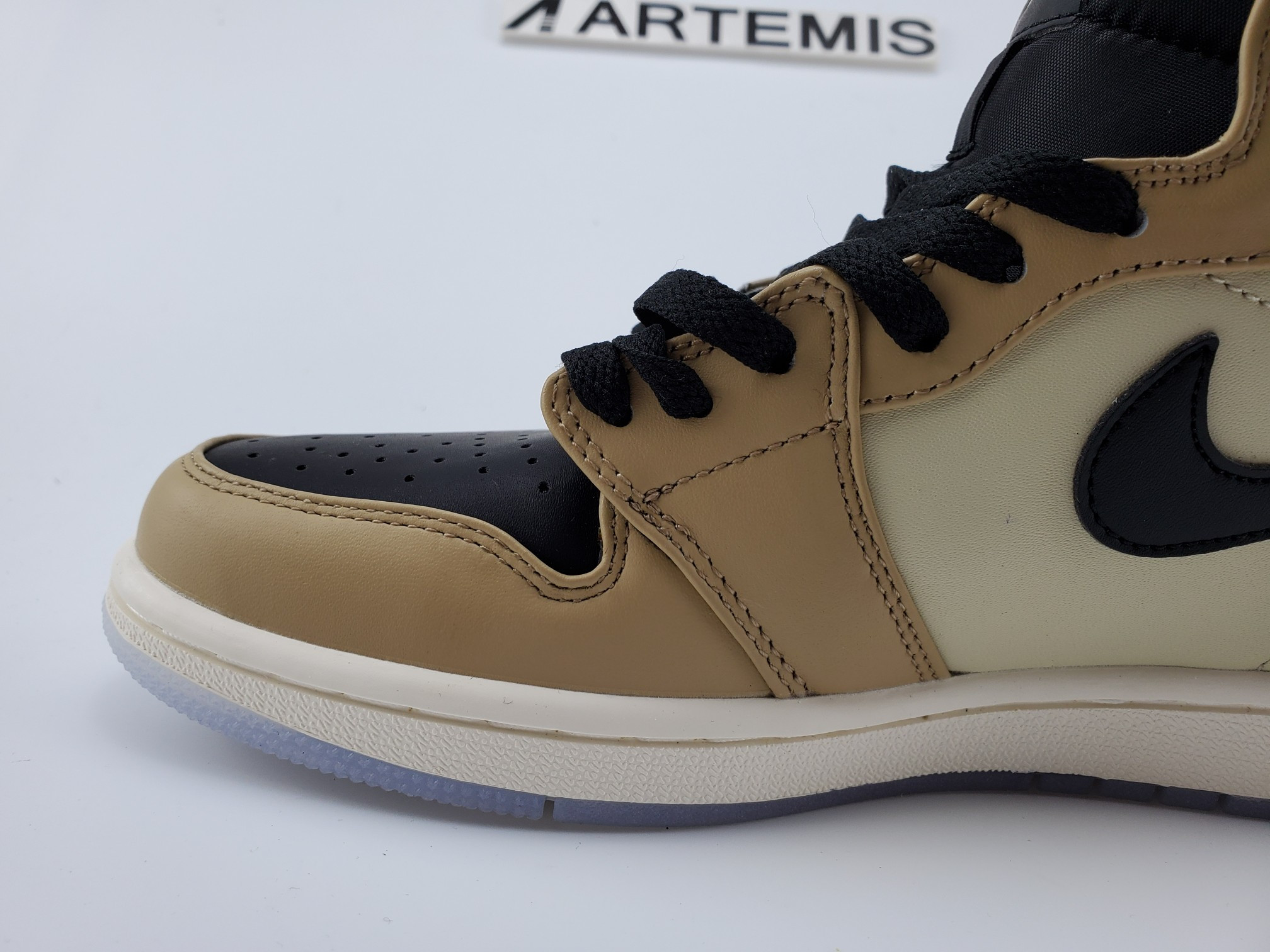 Air Jordan 1 Retro High Black Mushroom