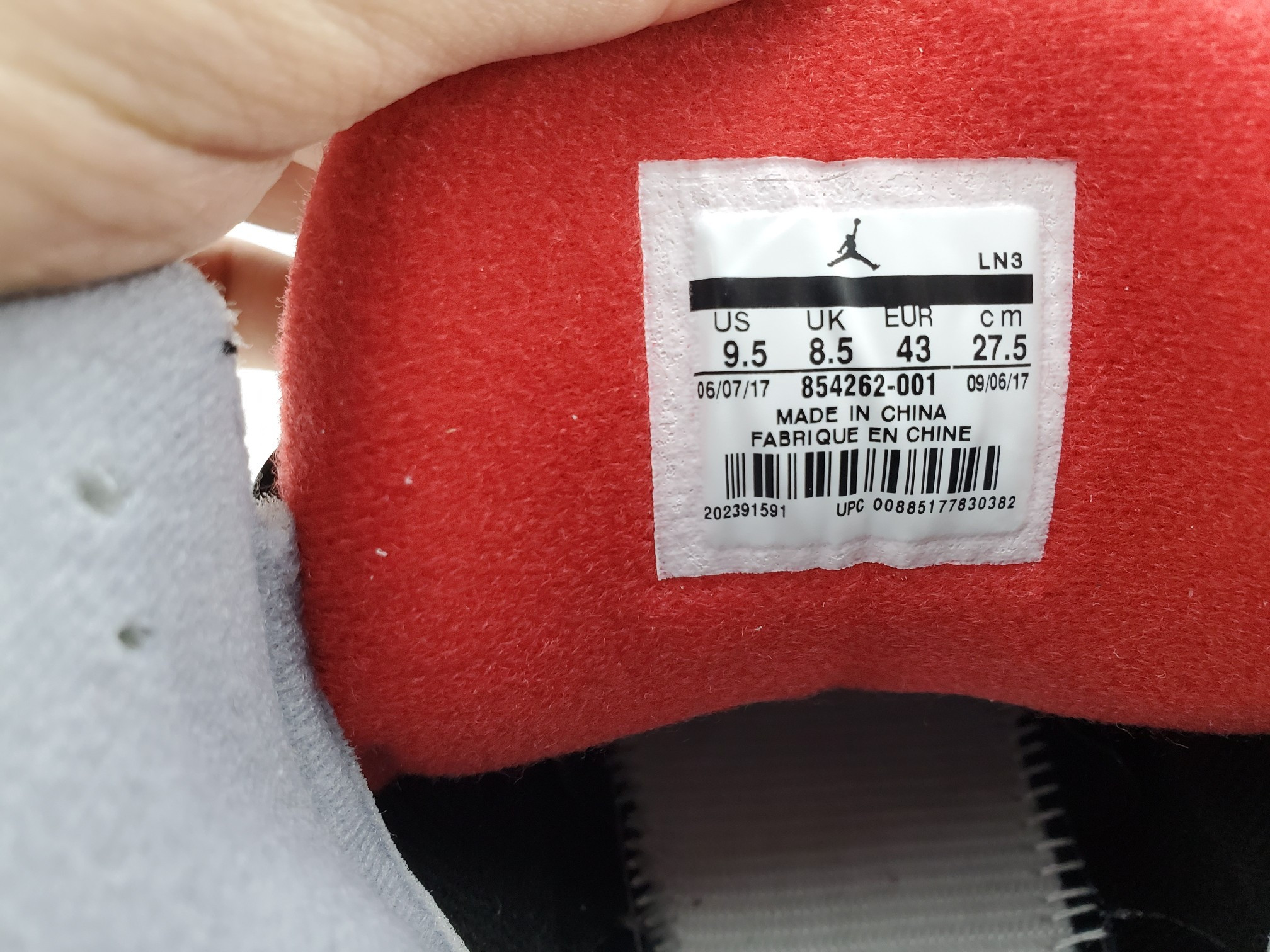 Air Jordan 3 Retro Black Cement (2018)