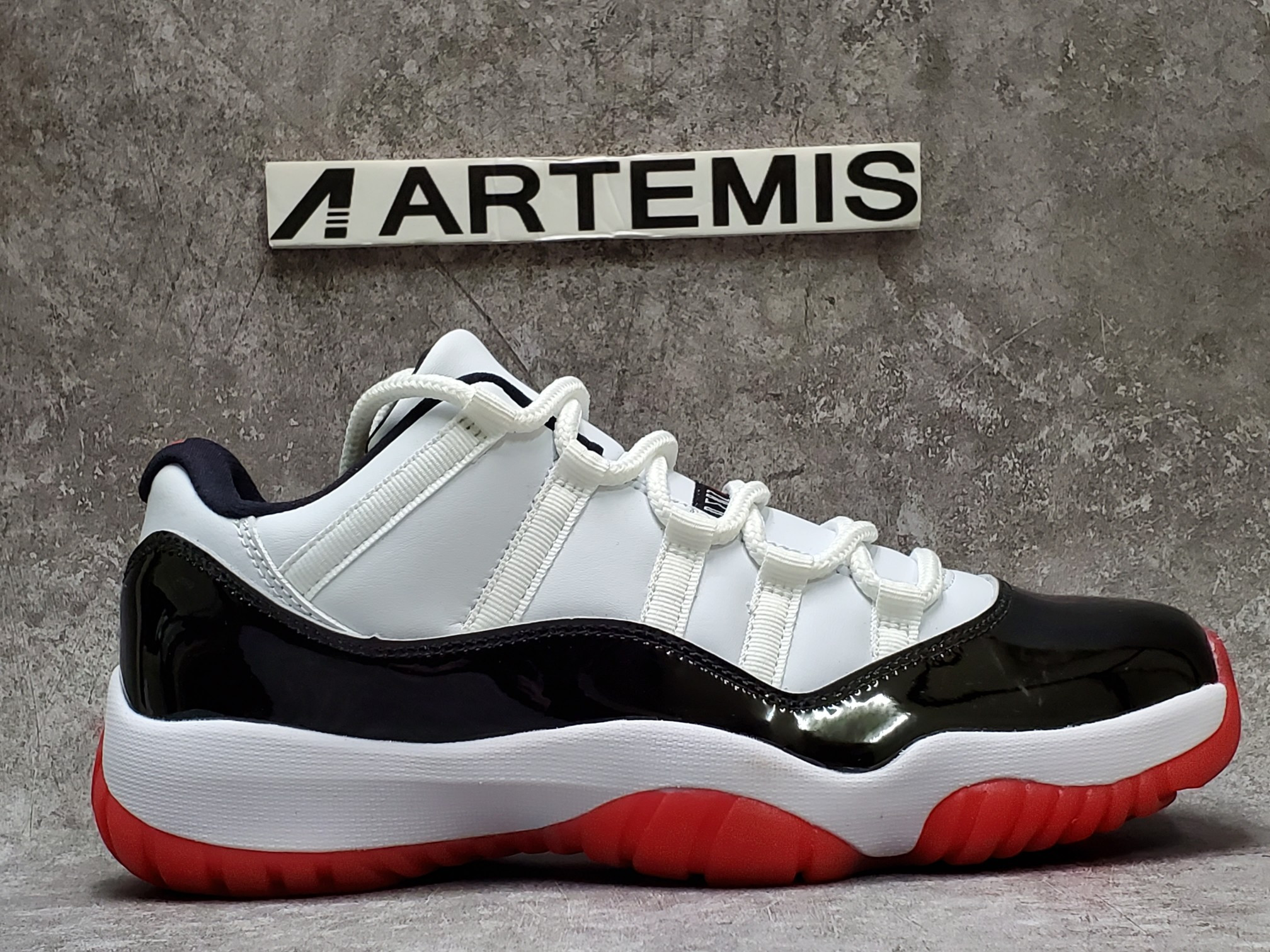 Air Jordan 11 Retro Low 