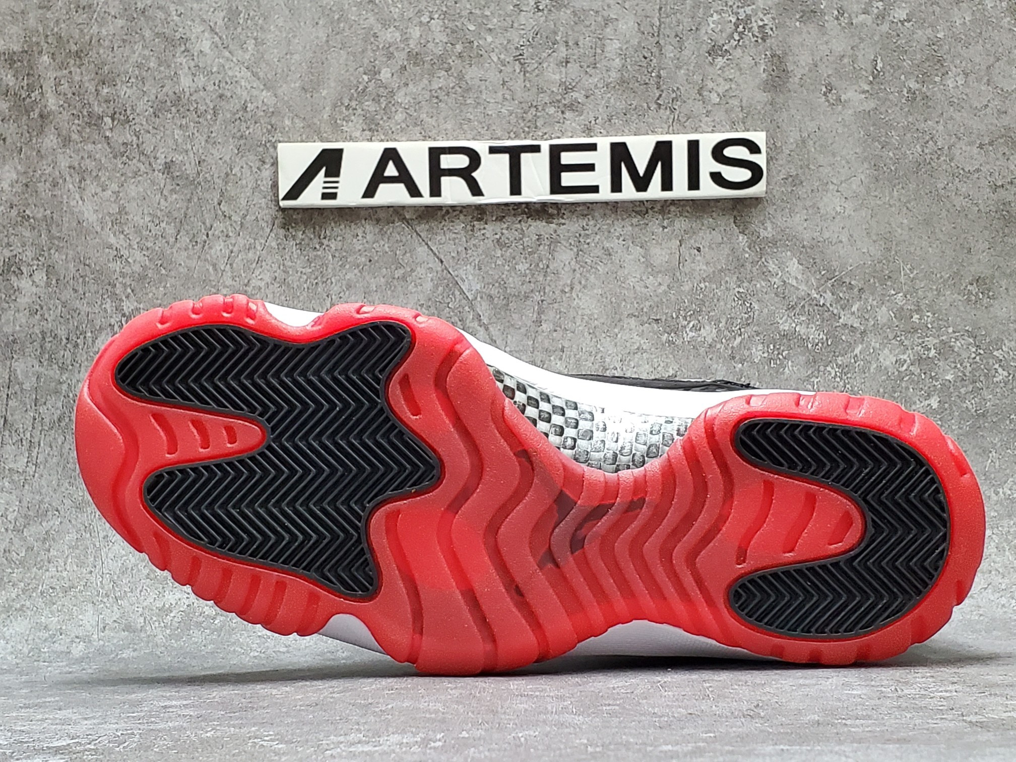 Air Jordan 11 Retro Low 