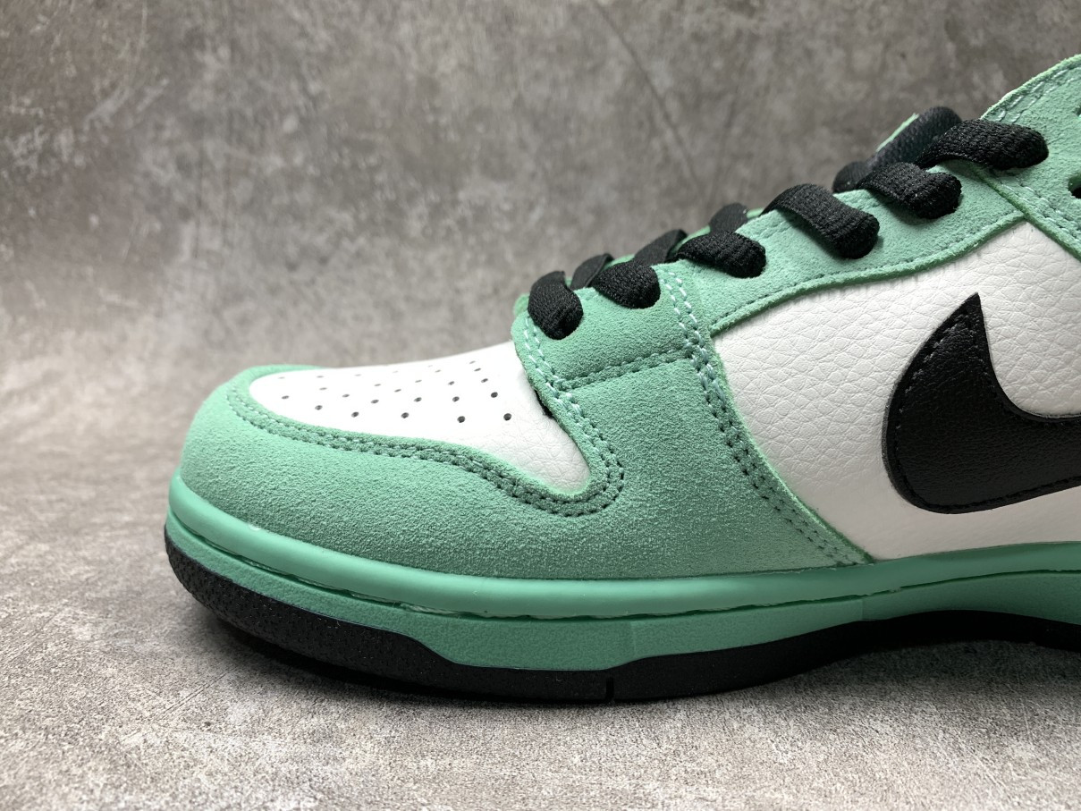 Nike Dunk SB Low Sea Crystal