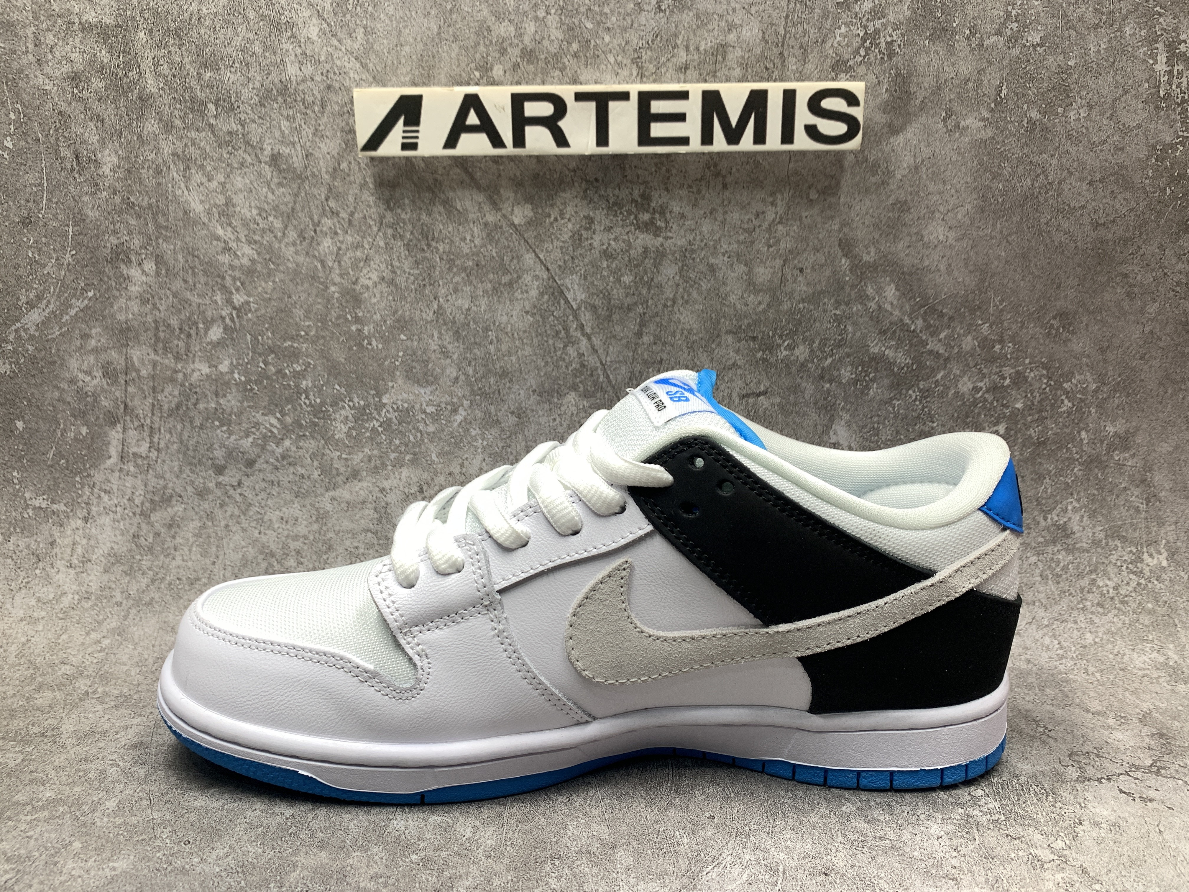 Nike SB Dunk Low Laser Blue