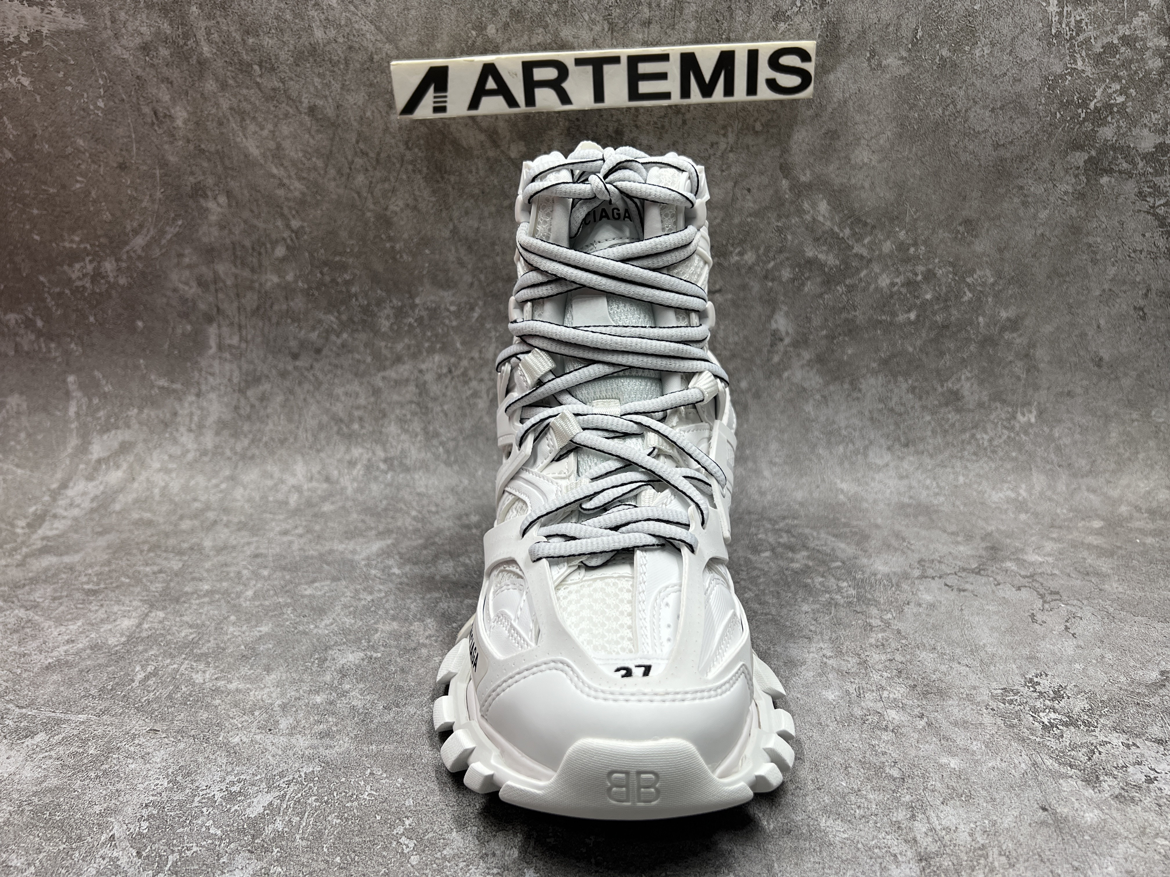 Balenciga Track Hike White