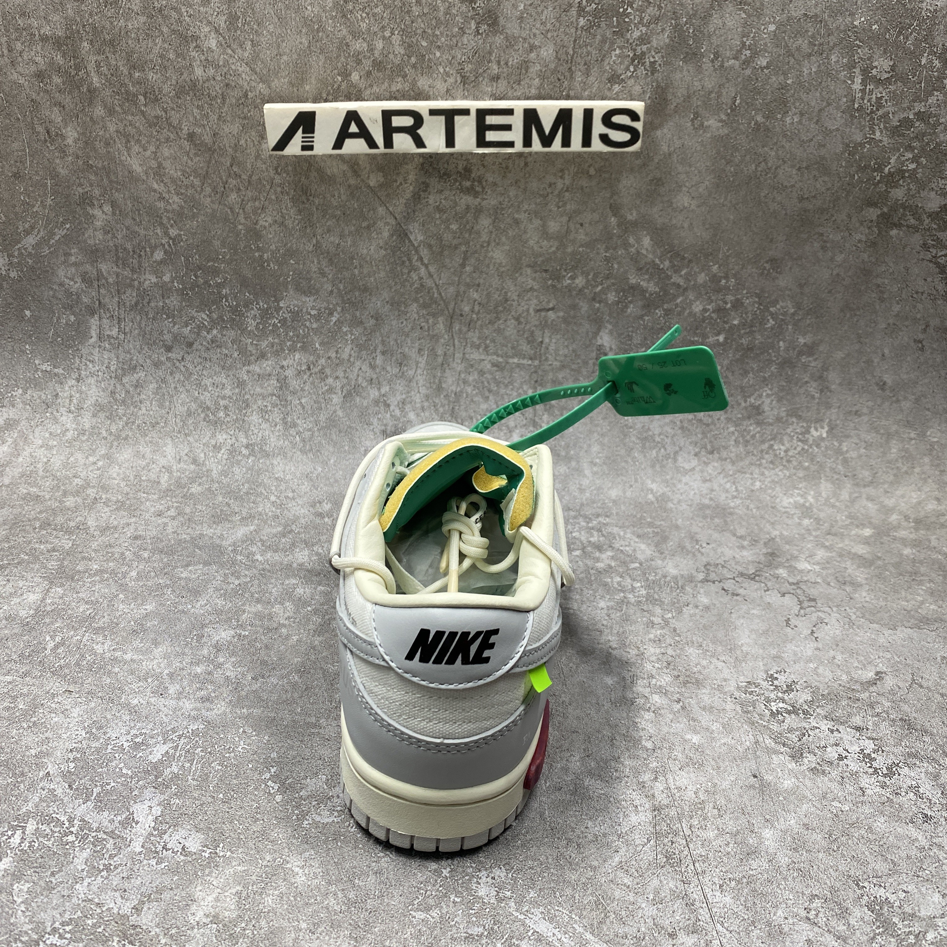 Nike Dunk Low Off-White Lot 25