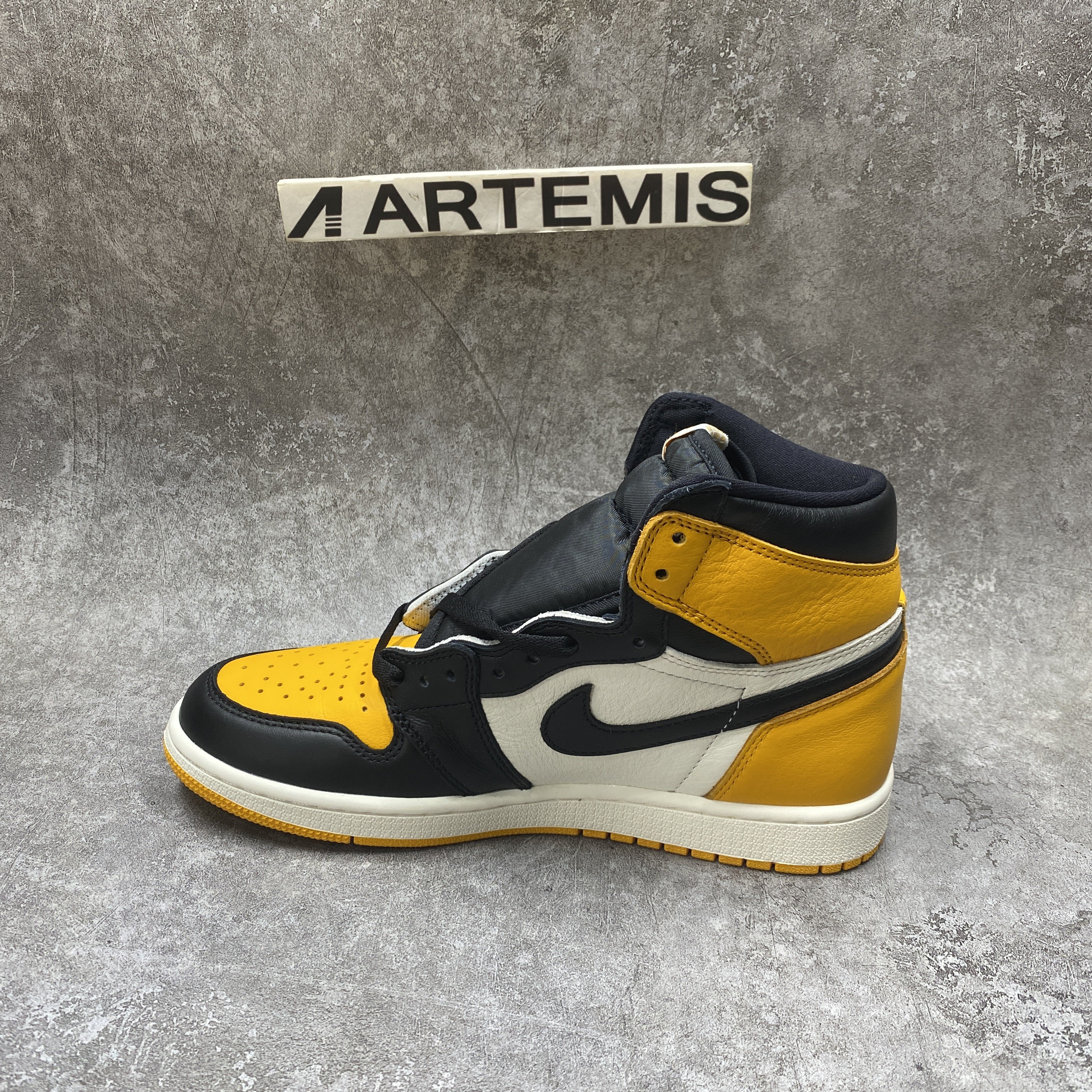 Air Jordan 1 High OG Yellow Toe