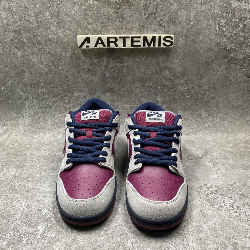 Nike SB Dunk Low Atmosphere Grey True Berry