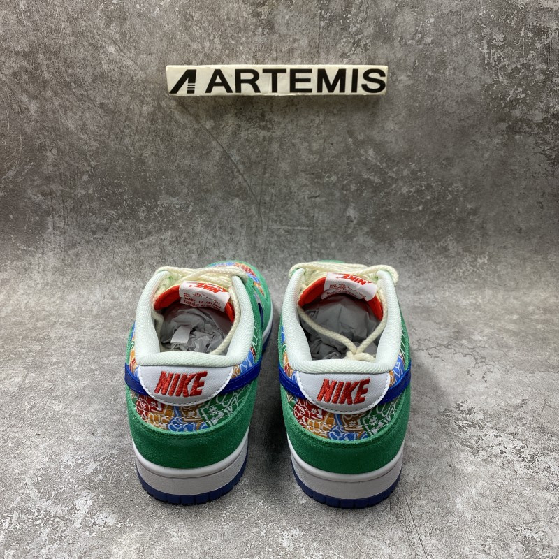 Nike Dunk Low Foam Finger