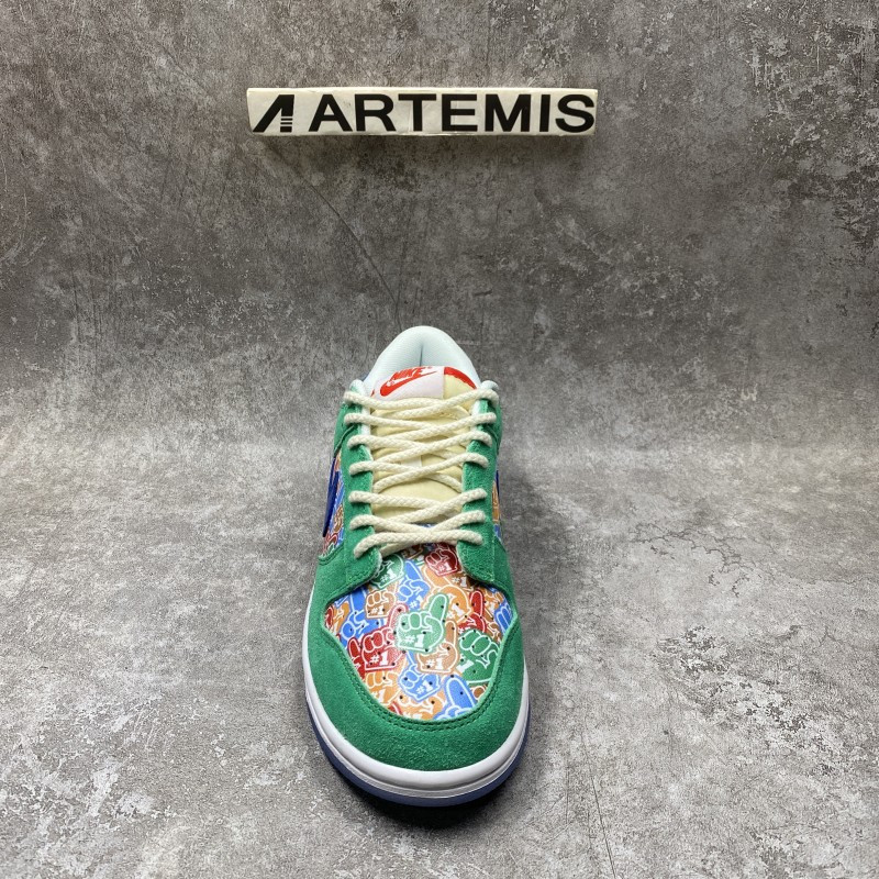 Nike Dunk Low Foam Finger