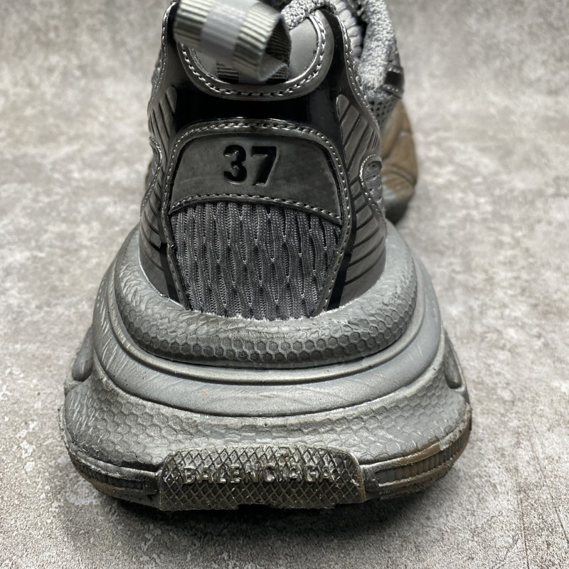 Balenciga 3xl Sneakers in Grey