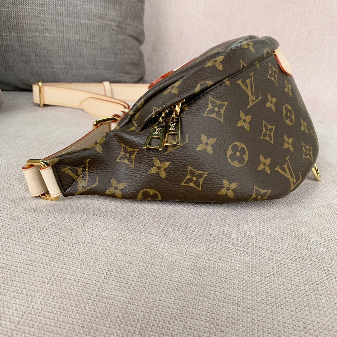 lv BUMBAG M43644