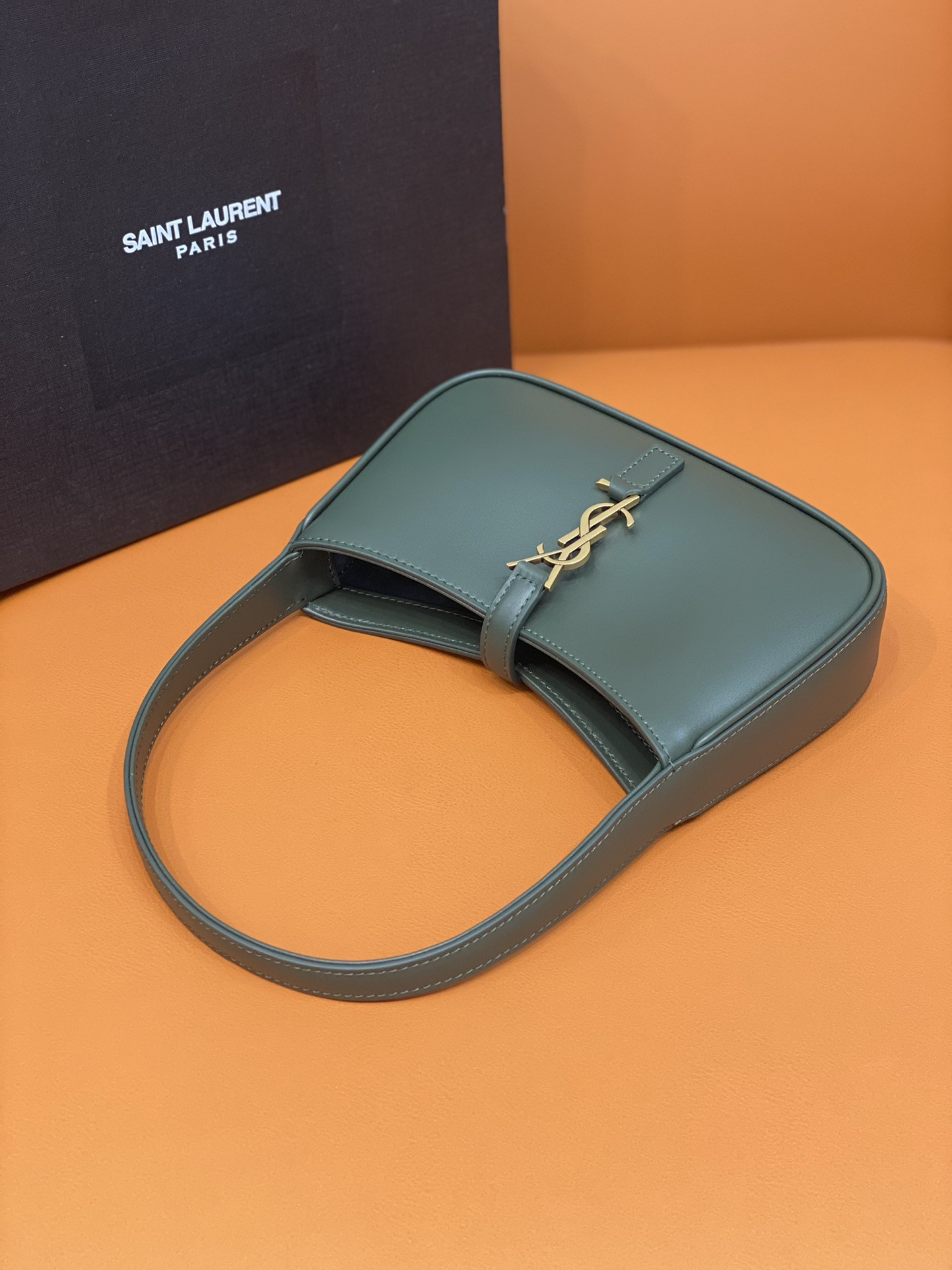 Y*L mini le 5 À 7 in smooth leather 7.5 x 4.5 x 1.8 inches