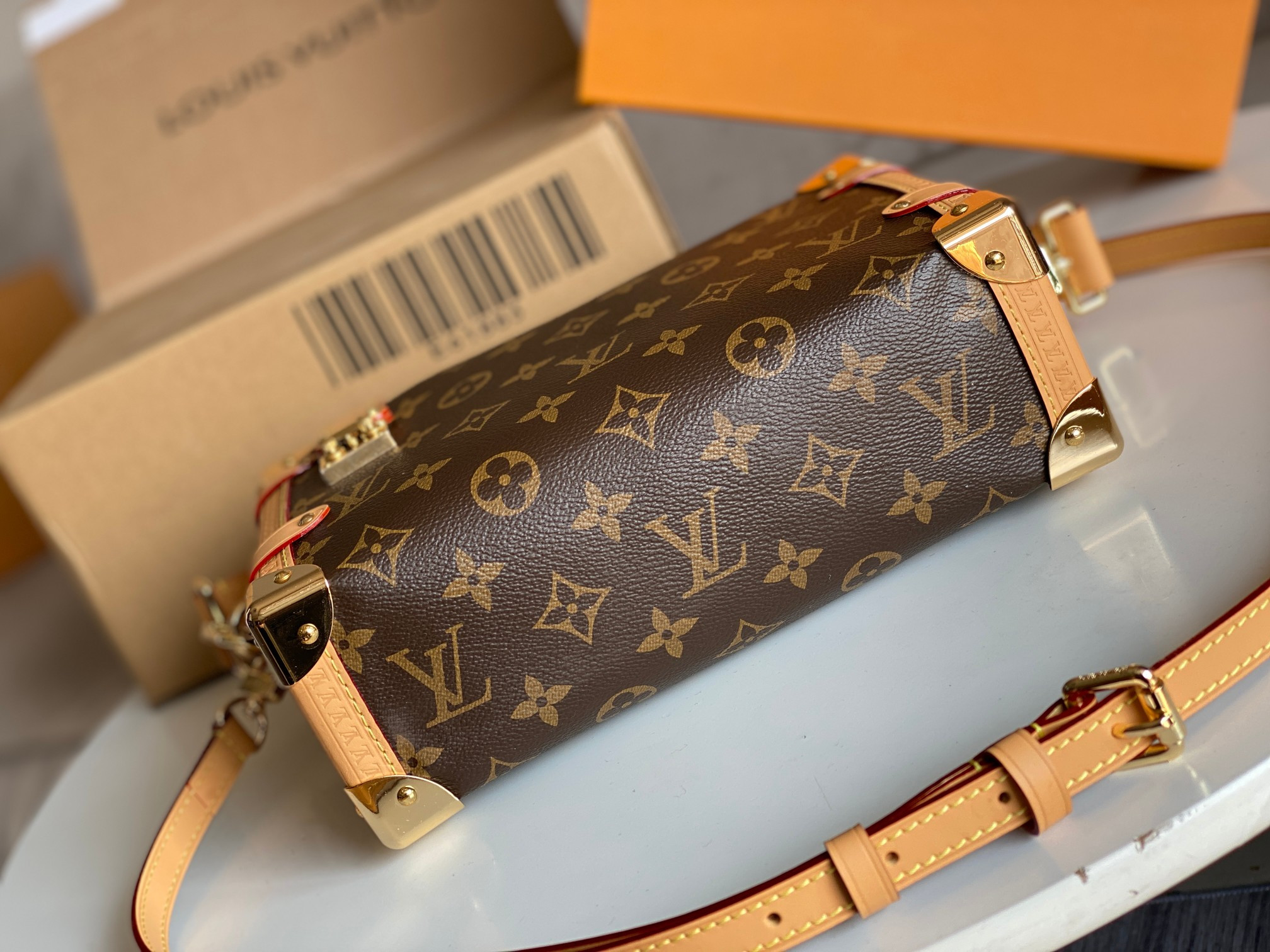 LV Side trunk MM M46358 8.3 x 5.5 x 2.4 inches