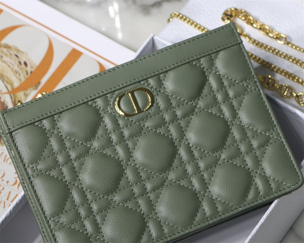 d*or caro zipped pouch with chain green S*pple cannage calfskin 19 x 14 x 4.5 cm