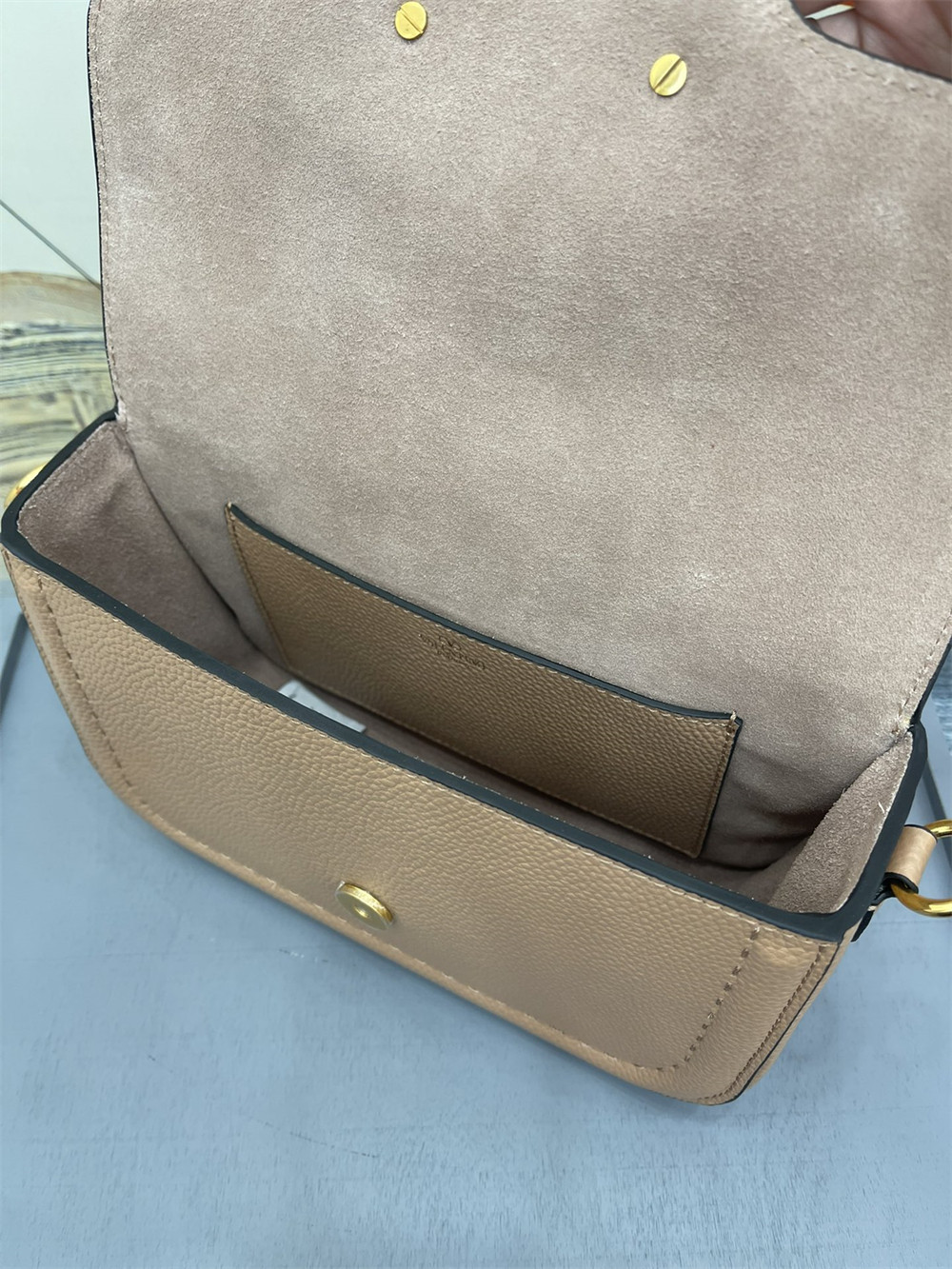 VALENTINO GARAVANI ALLTIME GRAINY CALFSKIN SHOULDER BAG ROSE CANNELLE 23.5x18X8cm