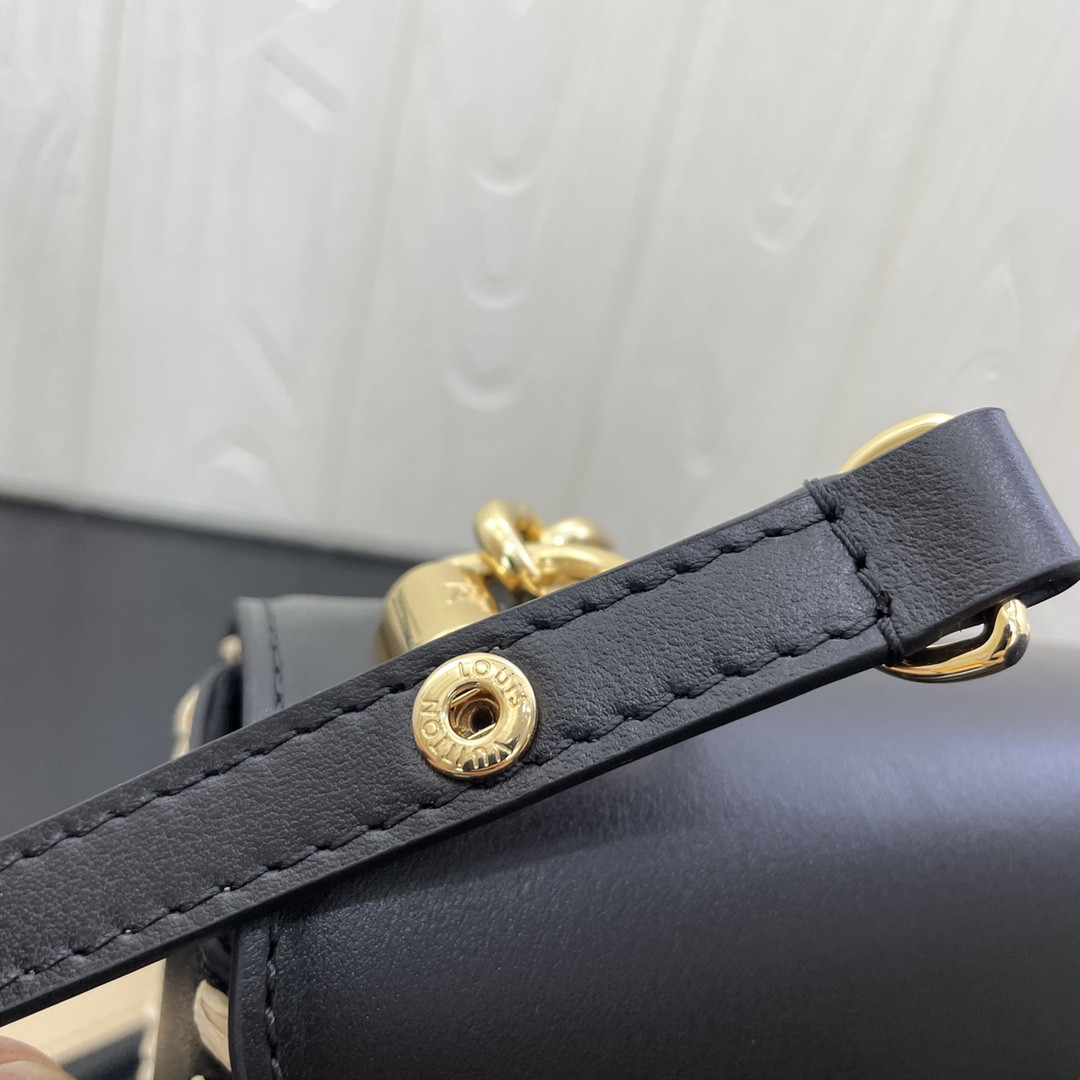 l0*is V*t0n go-14 mm black 9.1 x 6.3 x 3.9 inches