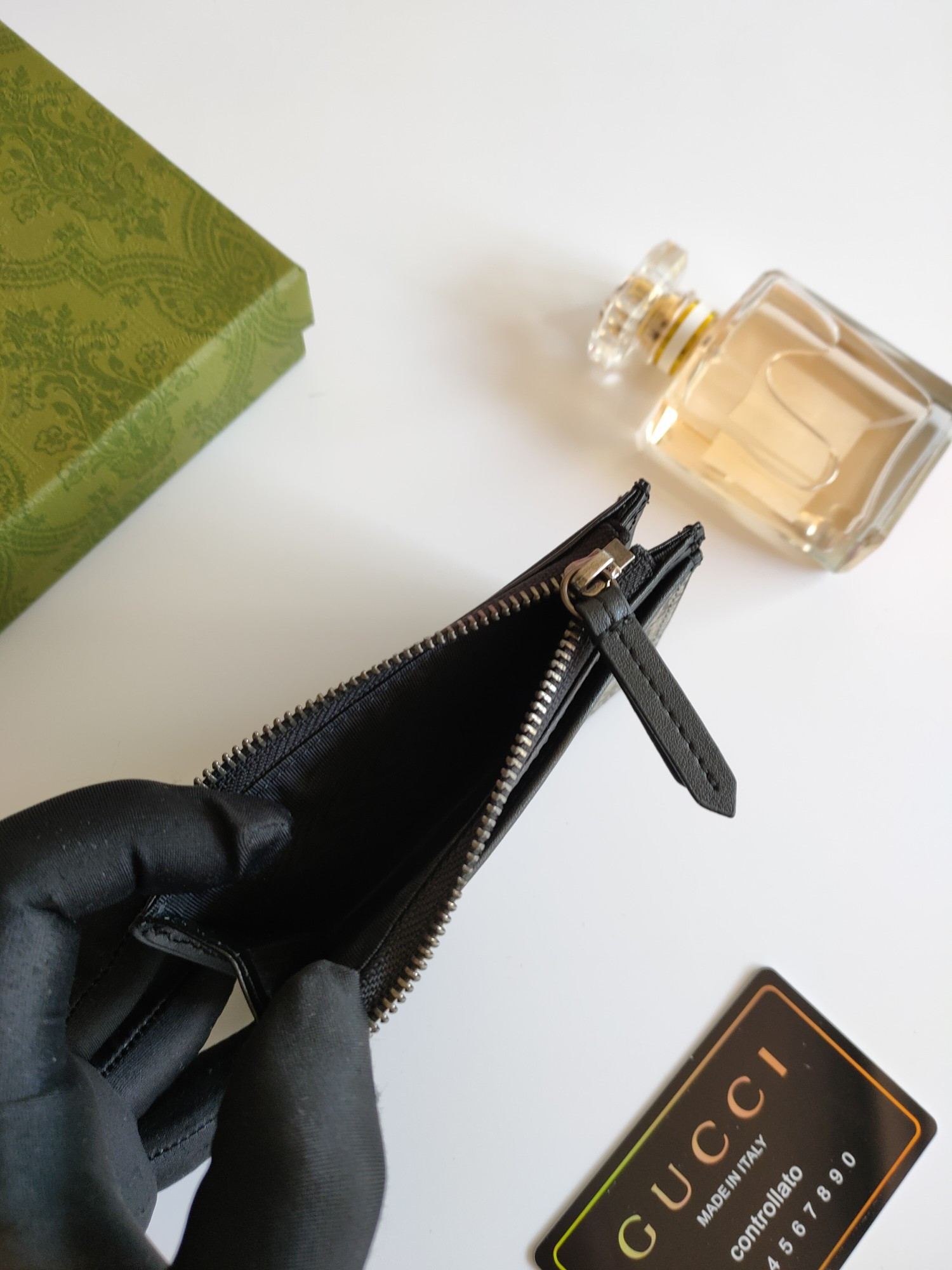 G*u*i gg card case wallet