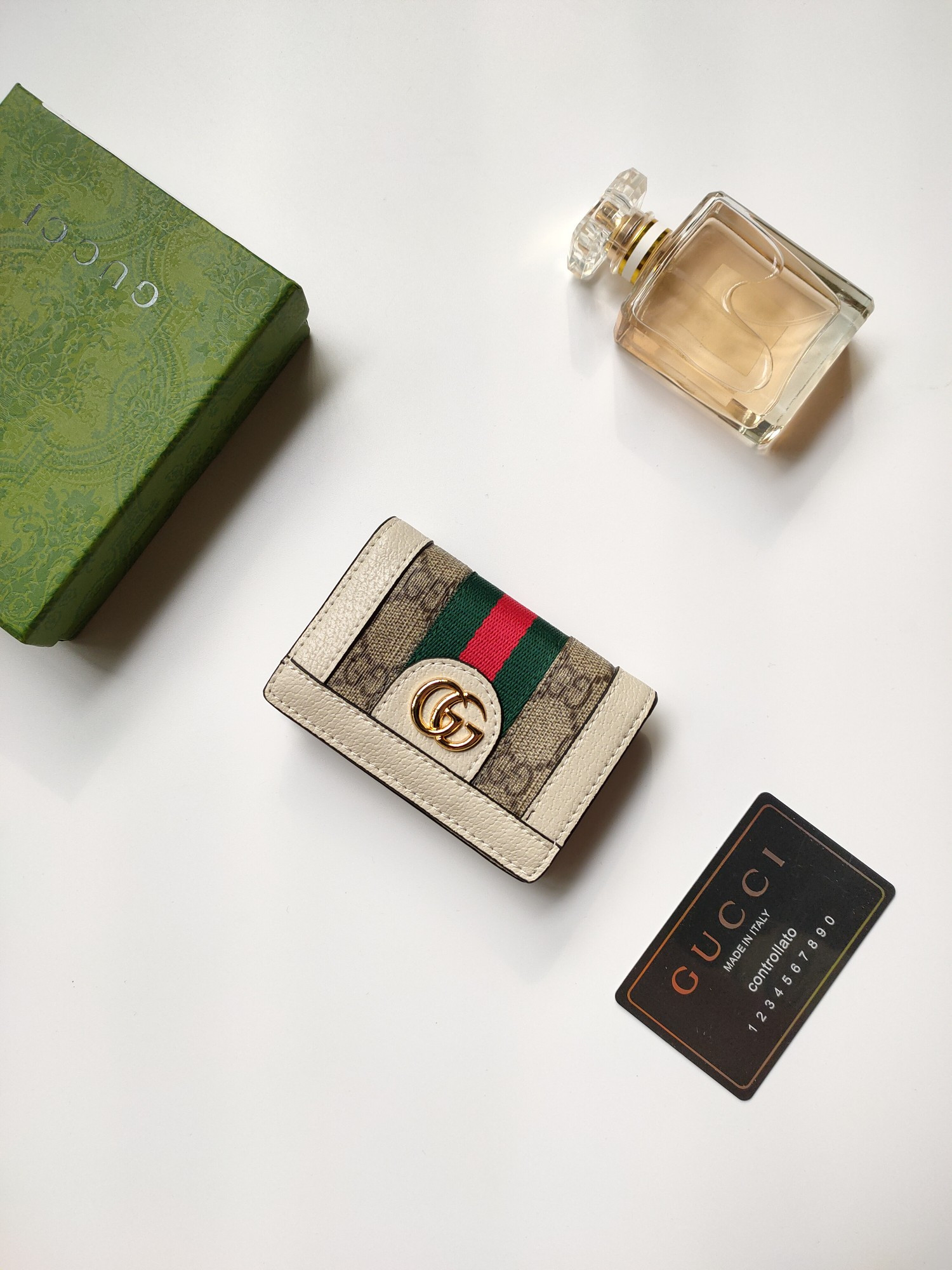 G*u*i gg  card case wallet