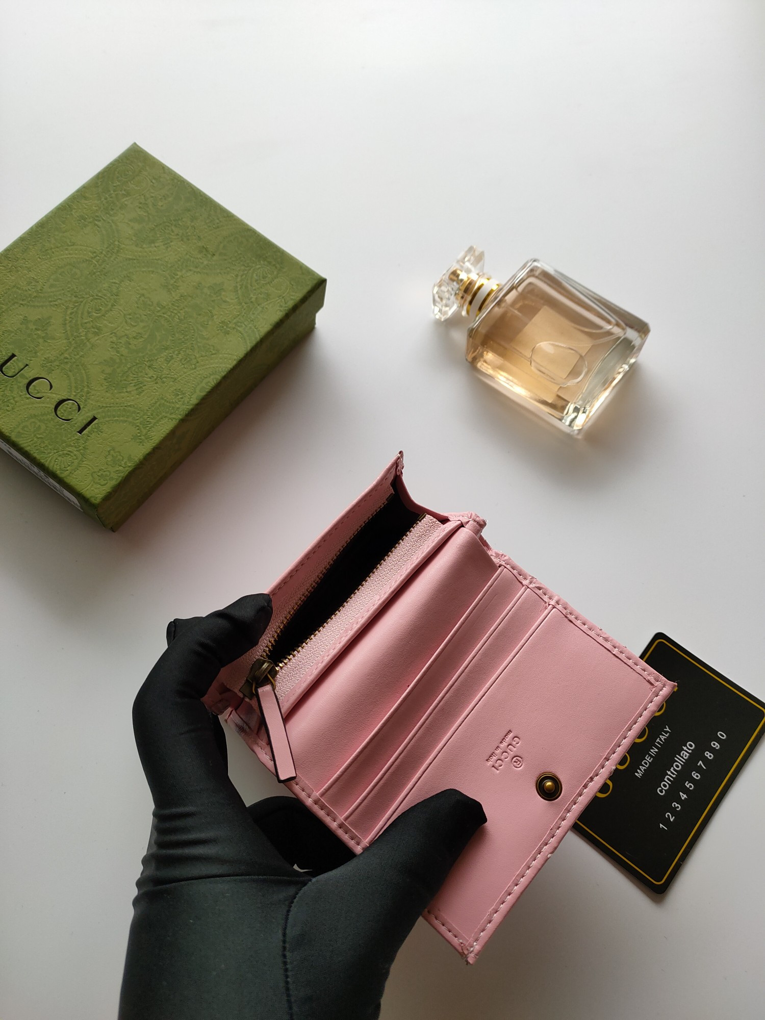 G*u*i gg card case wallet