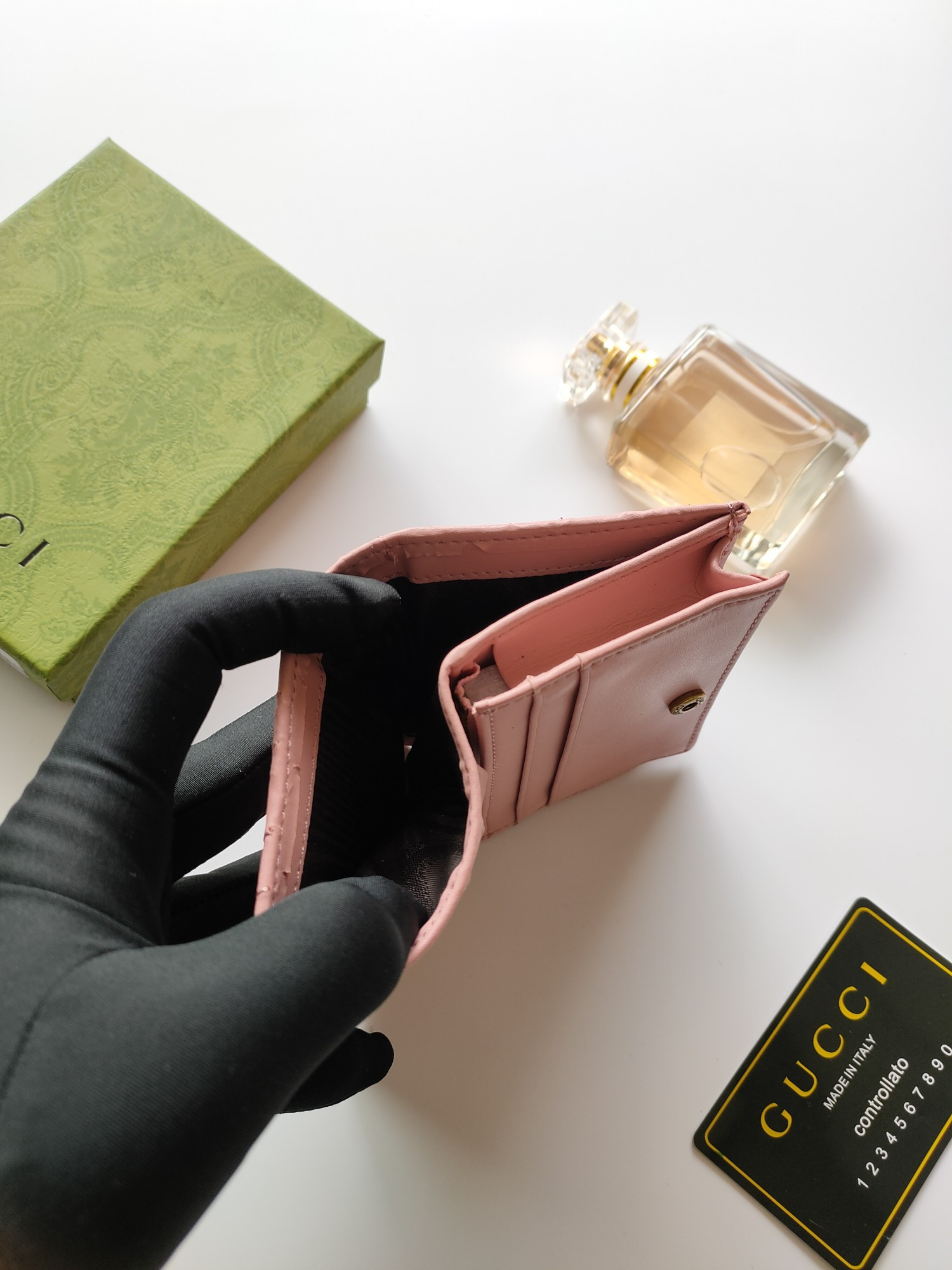 G*u*i gg card case wallet