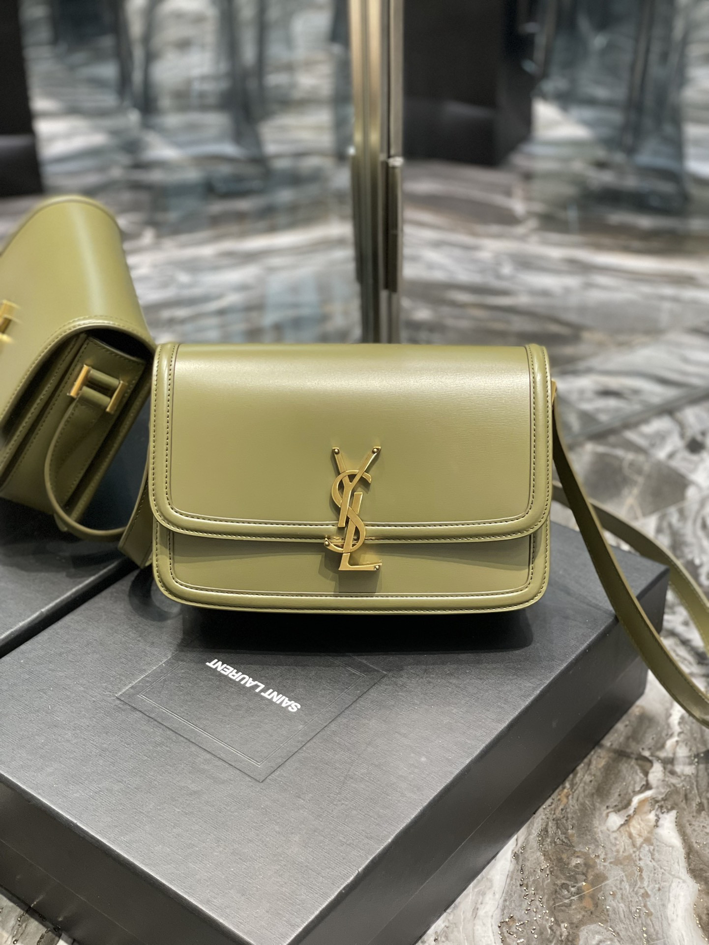 y*l solferino medium satchel in box Sa**t Lau*nt avocado green 9.1 x 6.3 x 2.4 inches