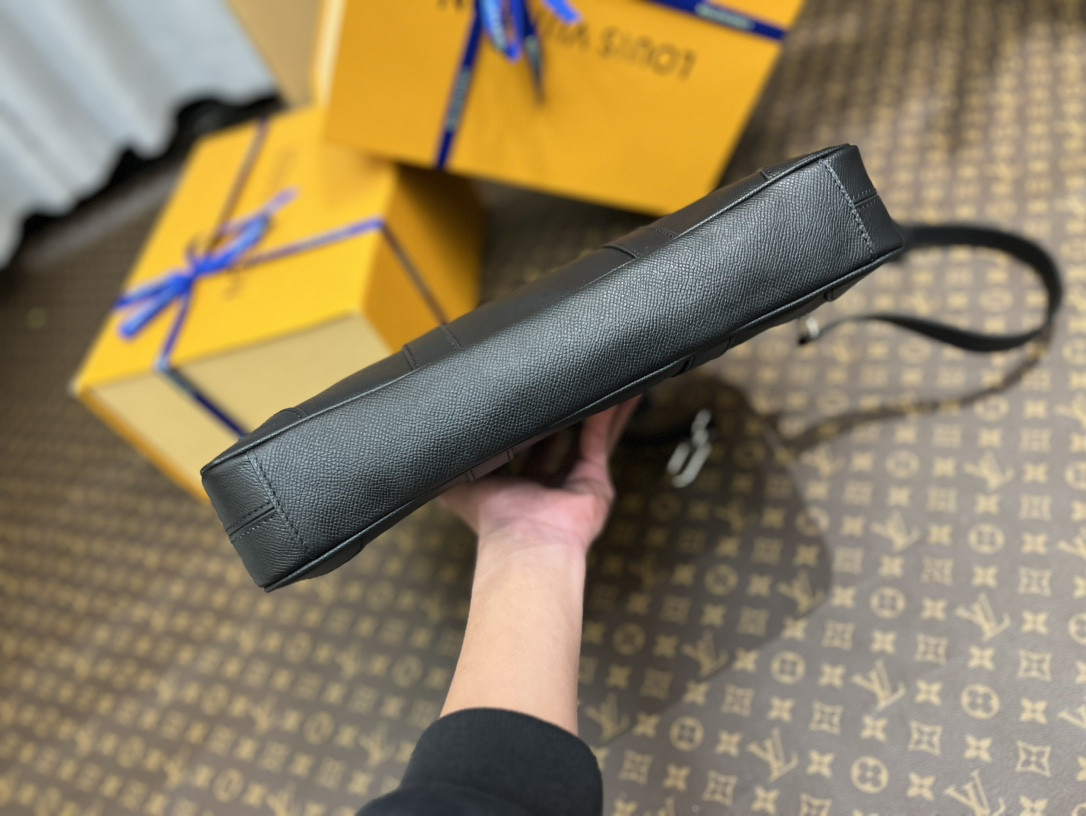 LV M30925 Porte-Documents Voyage PM 36.5 x 27.5 x 6 cm