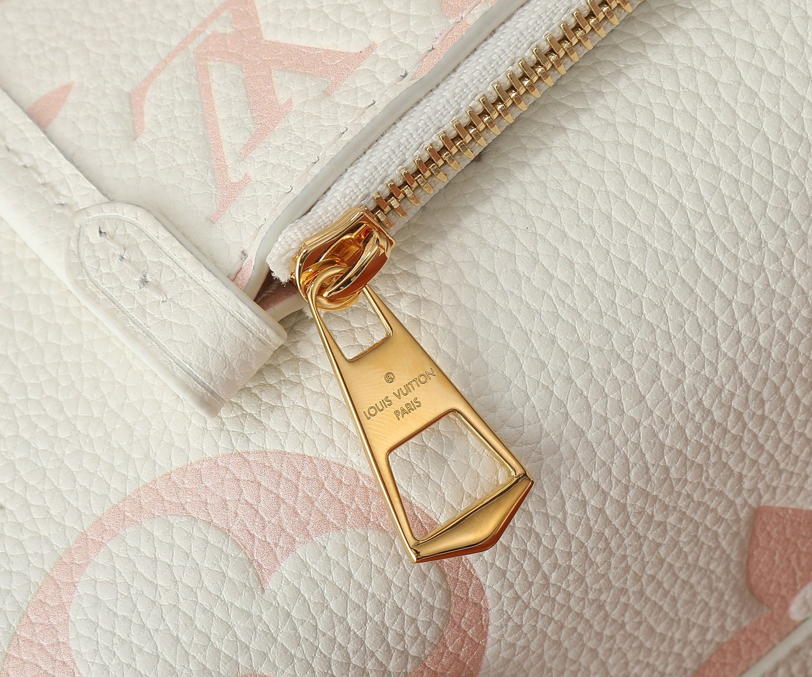 LV CarryAll PM M24141 11.6x9.4x4.7 inches