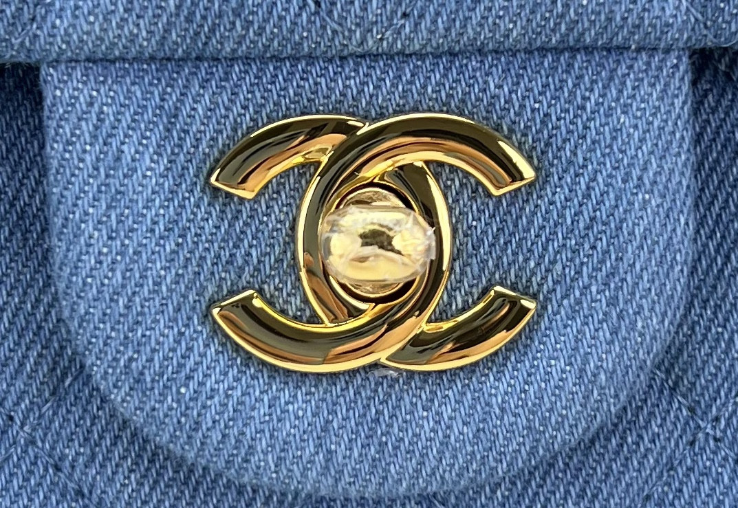 Ch*el classic 11.12 handbag tweed & gold-tone metal 6 × 9.9 × 2.5 in