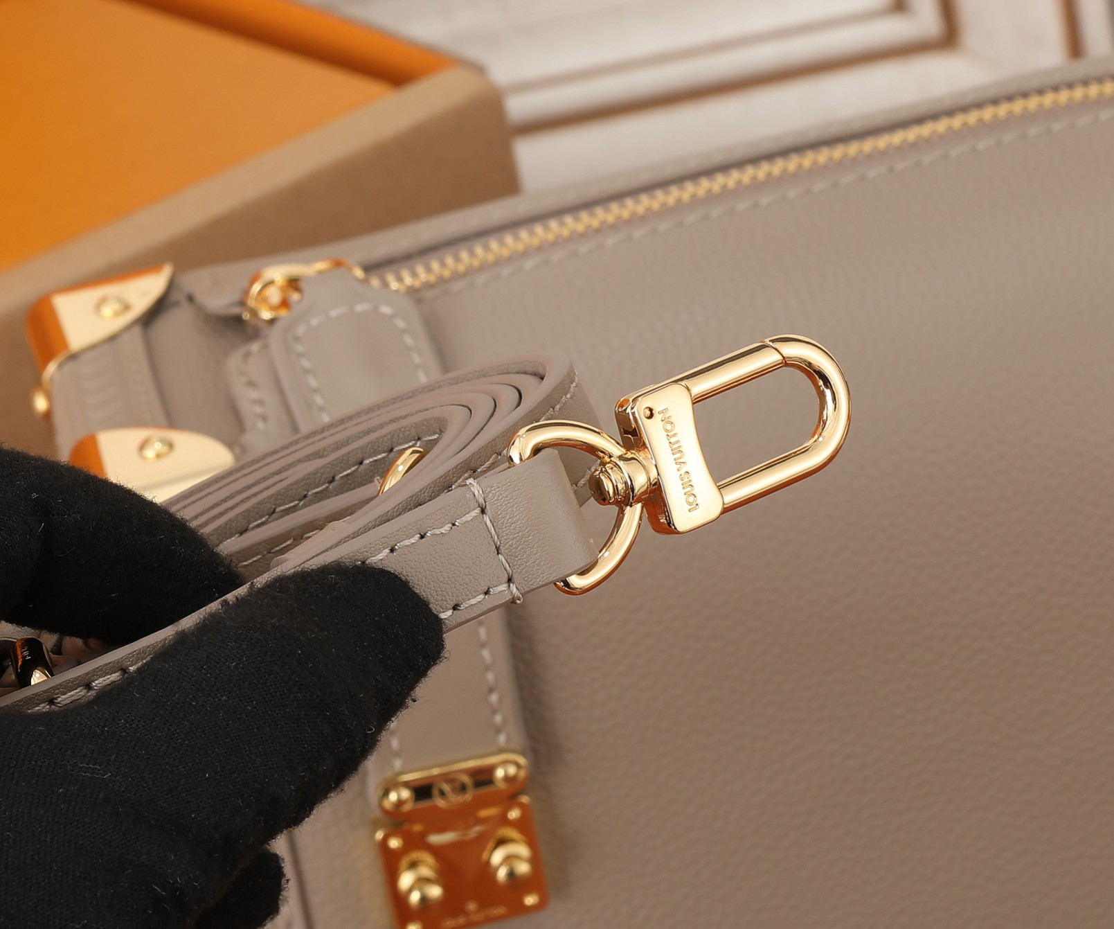 LV Side Trunk MM M25172 8.3 x 5.5 x 2.4 inches