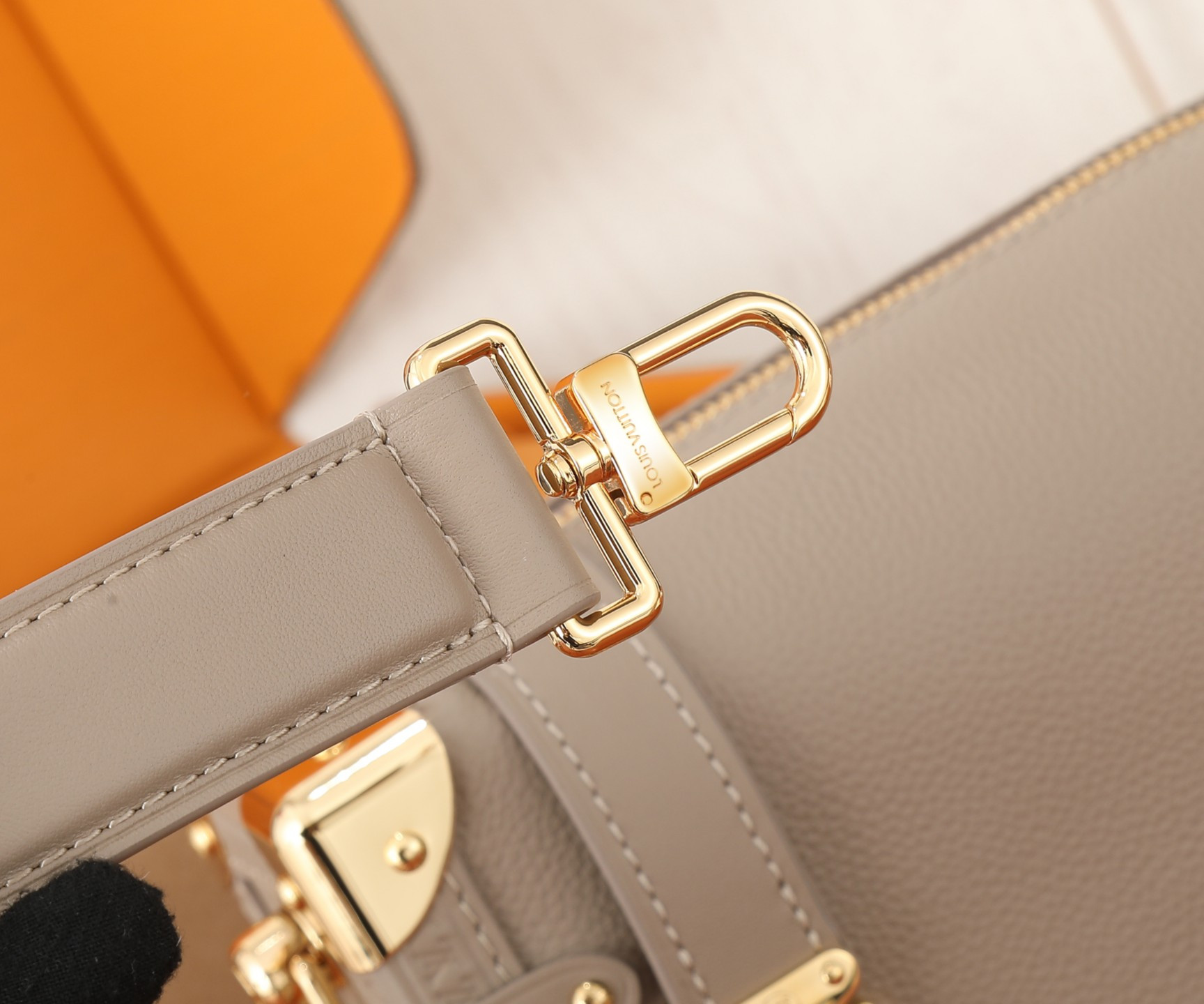 LV Side Trunk MM M25172 8.3 x 5.5 x 2.4 inches