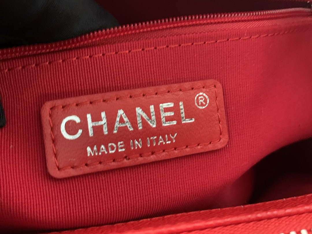 Ch*el gst caviar leather hardware 24x33x13cm