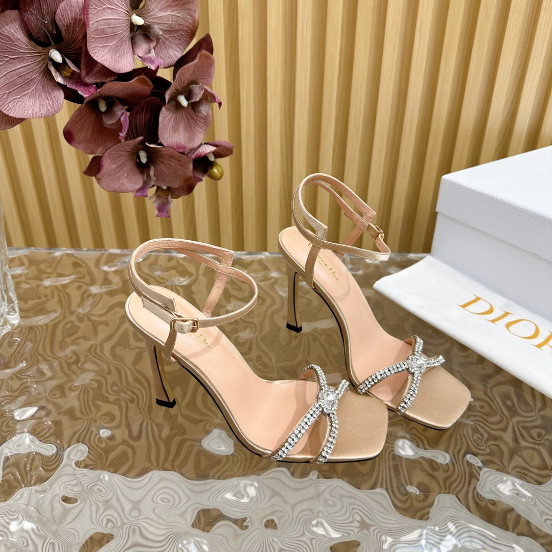 ua D*or slingback pump