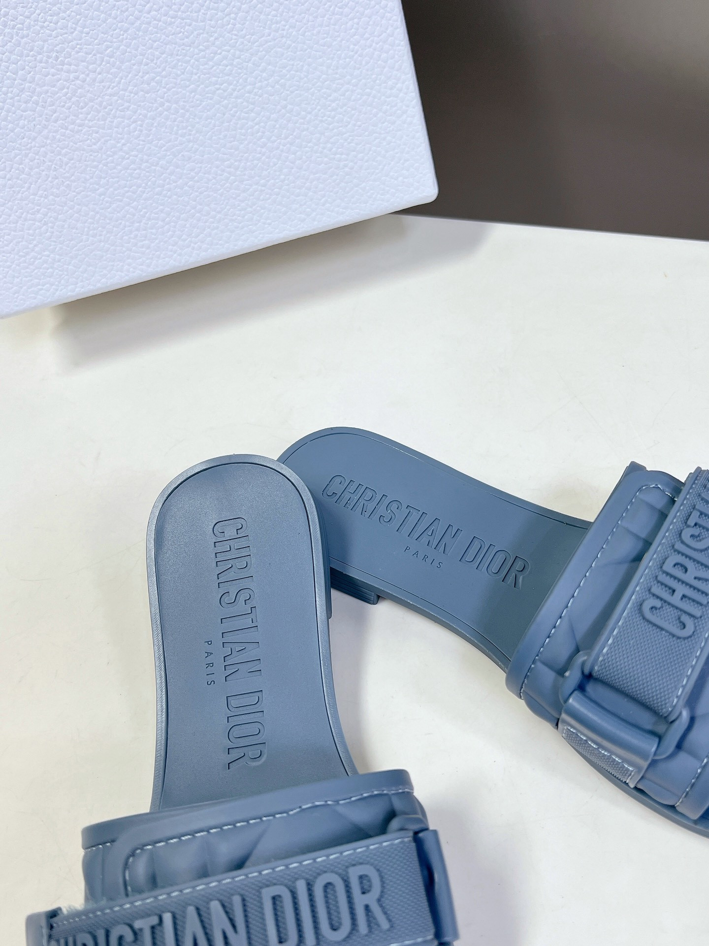 UA Dio(r)evolution Slide